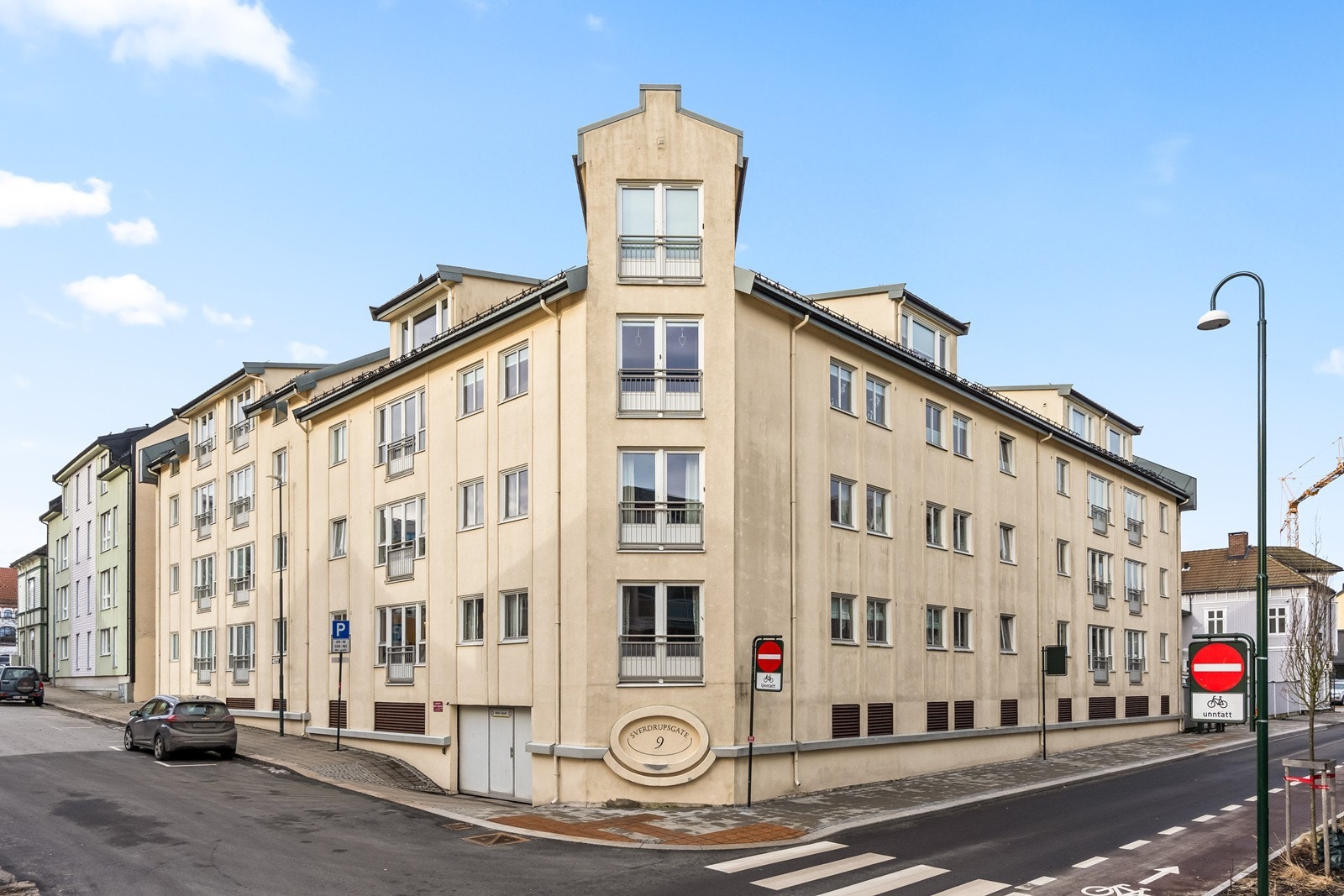 Sverdrupsgate Boligsameie er et velholdt sameie oppført i 2001. Galleribilde