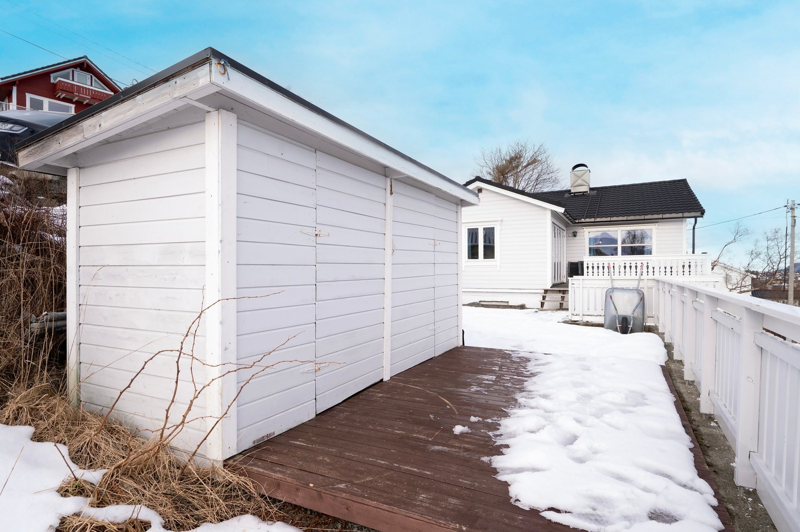 Det er oppført en bodbygning i hagen Galleribilde