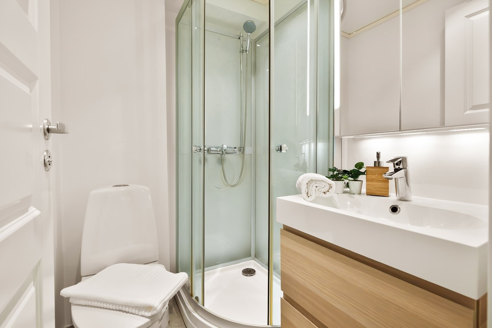 - Bad nr. 2 måler 2,2m² og har varmekabler i gulvet - Galleribilde