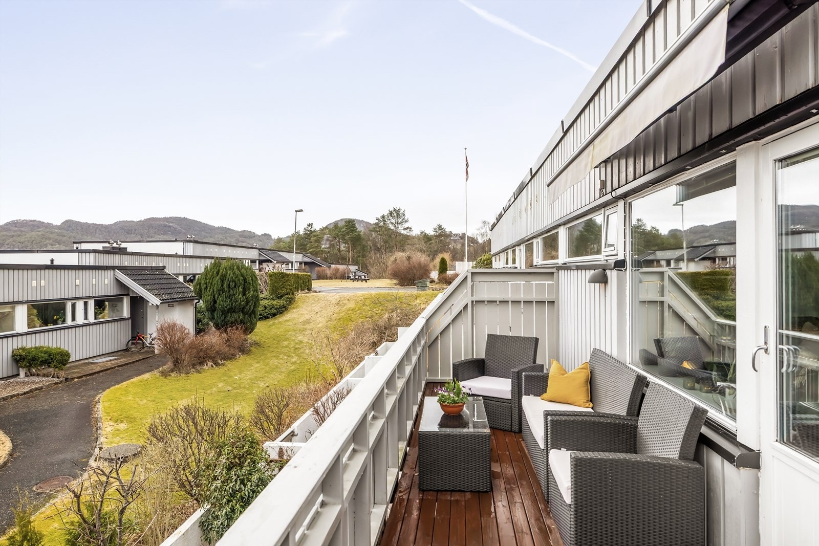 - Denne vestvendte balkongen måler 14m² - Galleribilde