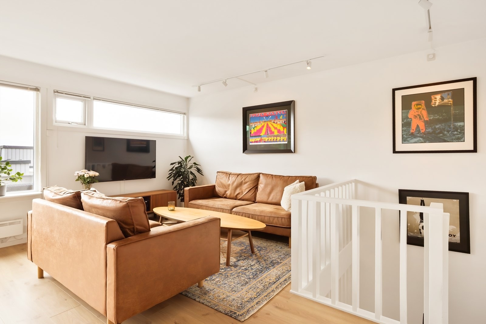 - God oppbevaringmuligheter i to eksterne boder på 1,9m² og 2,5m² - Galleribilde