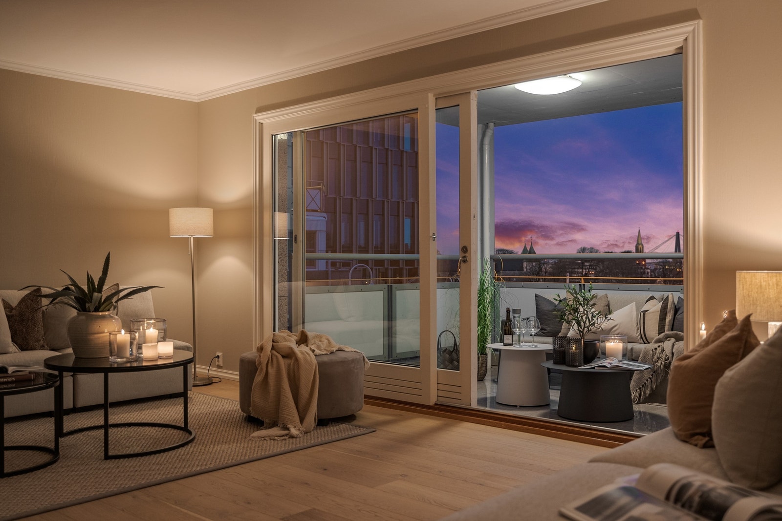 Leiligheten er trivelig både dagtid og kveld. Galleribilde