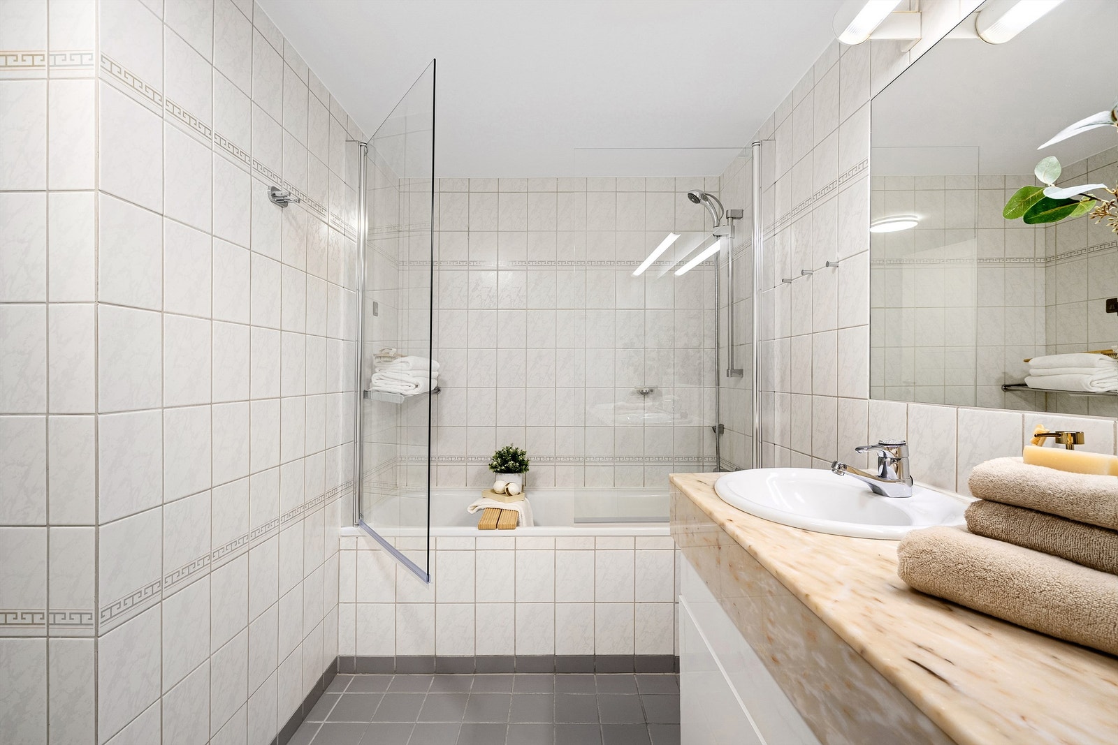 Ny glassvegg på badekar fra 2026. Galleribilde