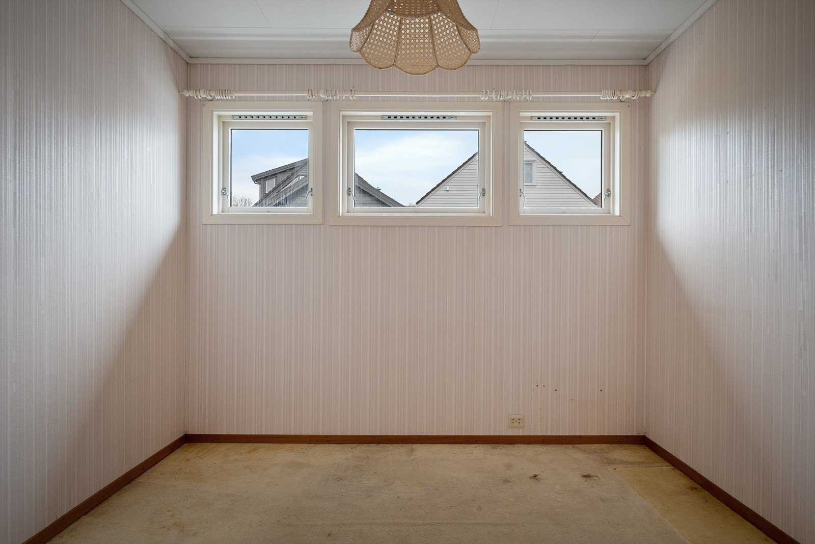 Dette soverommet er utstyrt med vinduer som ble skiftet i 2020. Galleribilde