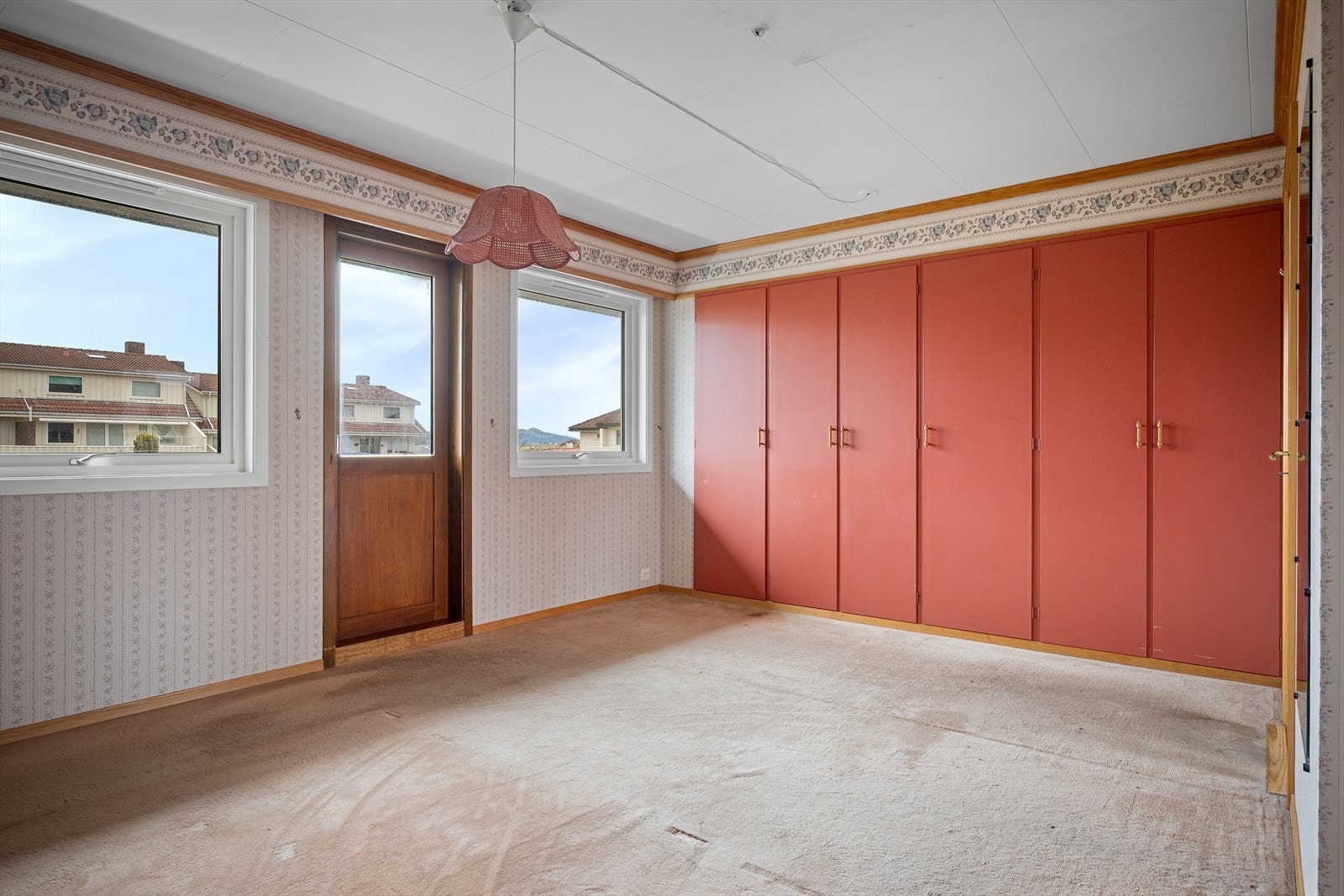 Hovedsoverommet med direkte utgang til en balkong. Galleribilde