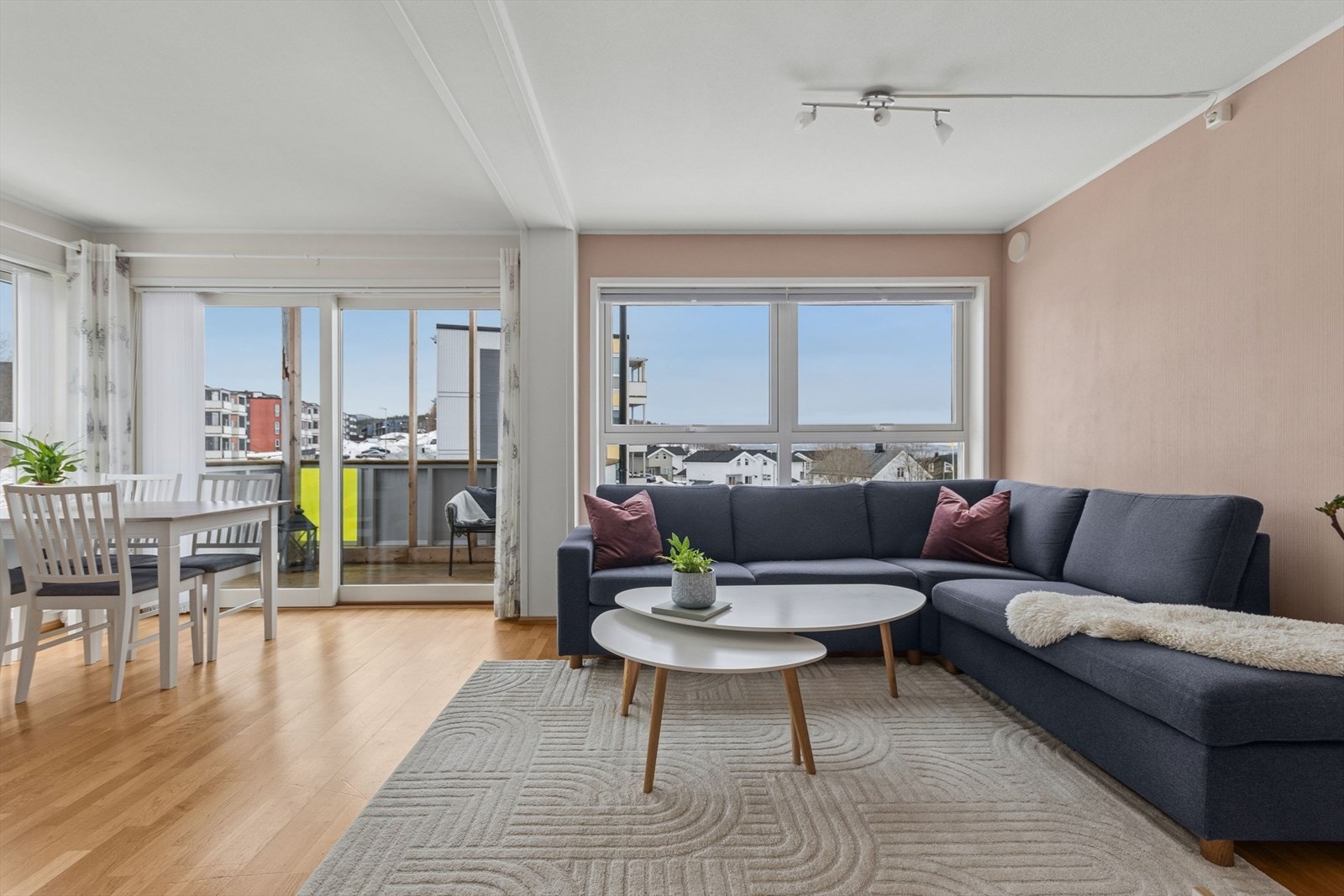 Velkommen til Martha Støvers vei 36C, presentert av Andreas Johnsen for DNB Eiendom. Galleribilde