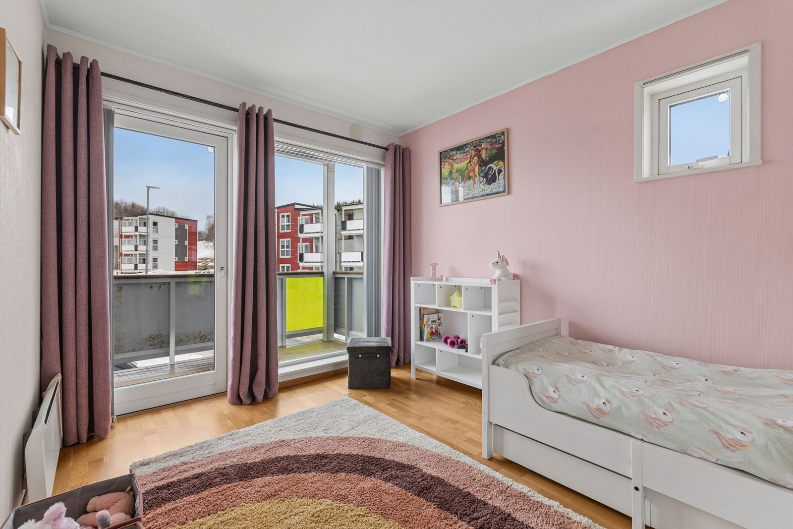 Hovedsoverommet har utgang til en egen, privat balkong på ca. 5 m². Galleribilde