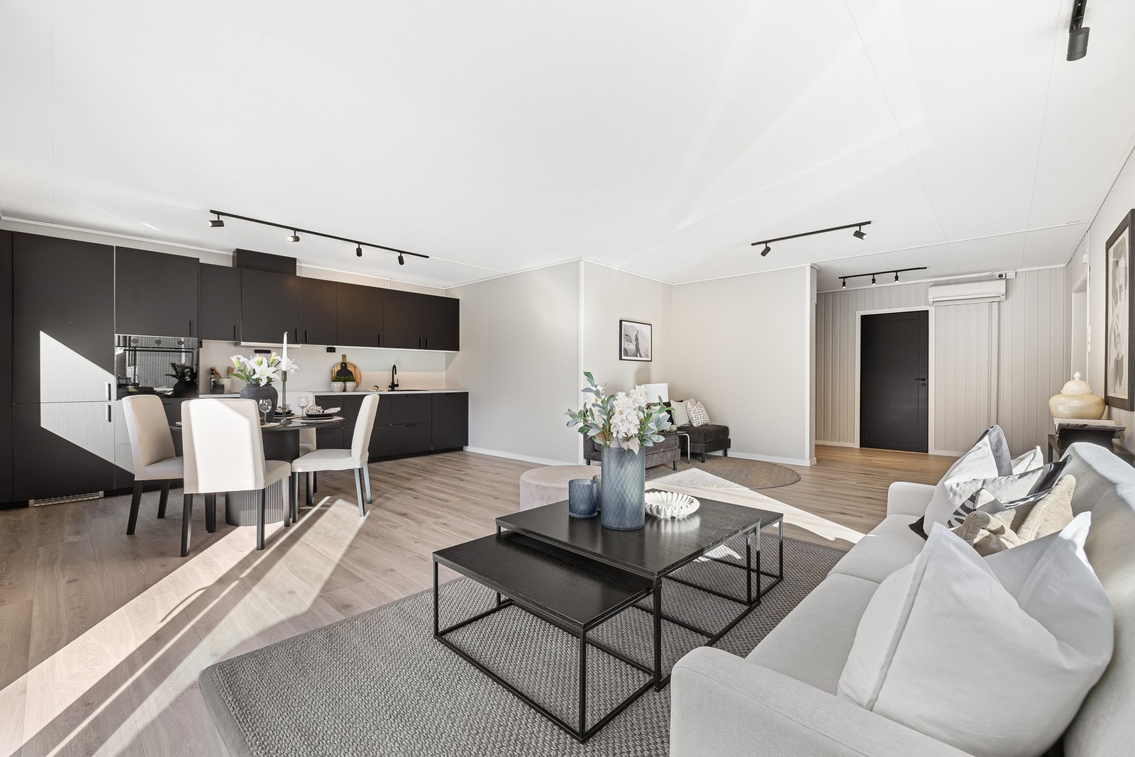 Her nyter du godt av en moderne standard og fine interiørvalg. Gjennomgående et tidsriktig og stilfullt uttrykk. Galleribilde