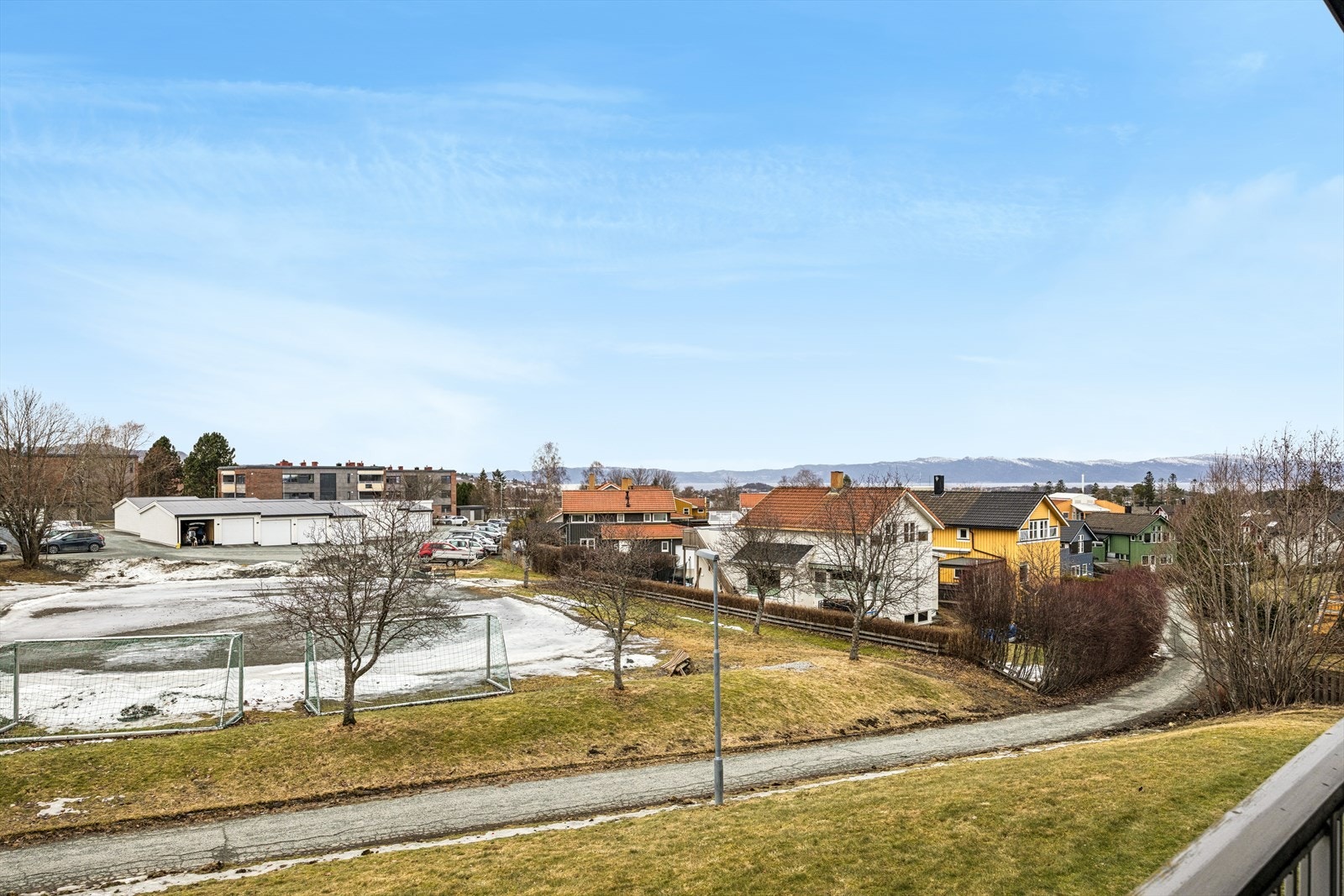 Fin utsikt fra verandaen. Galleribilde