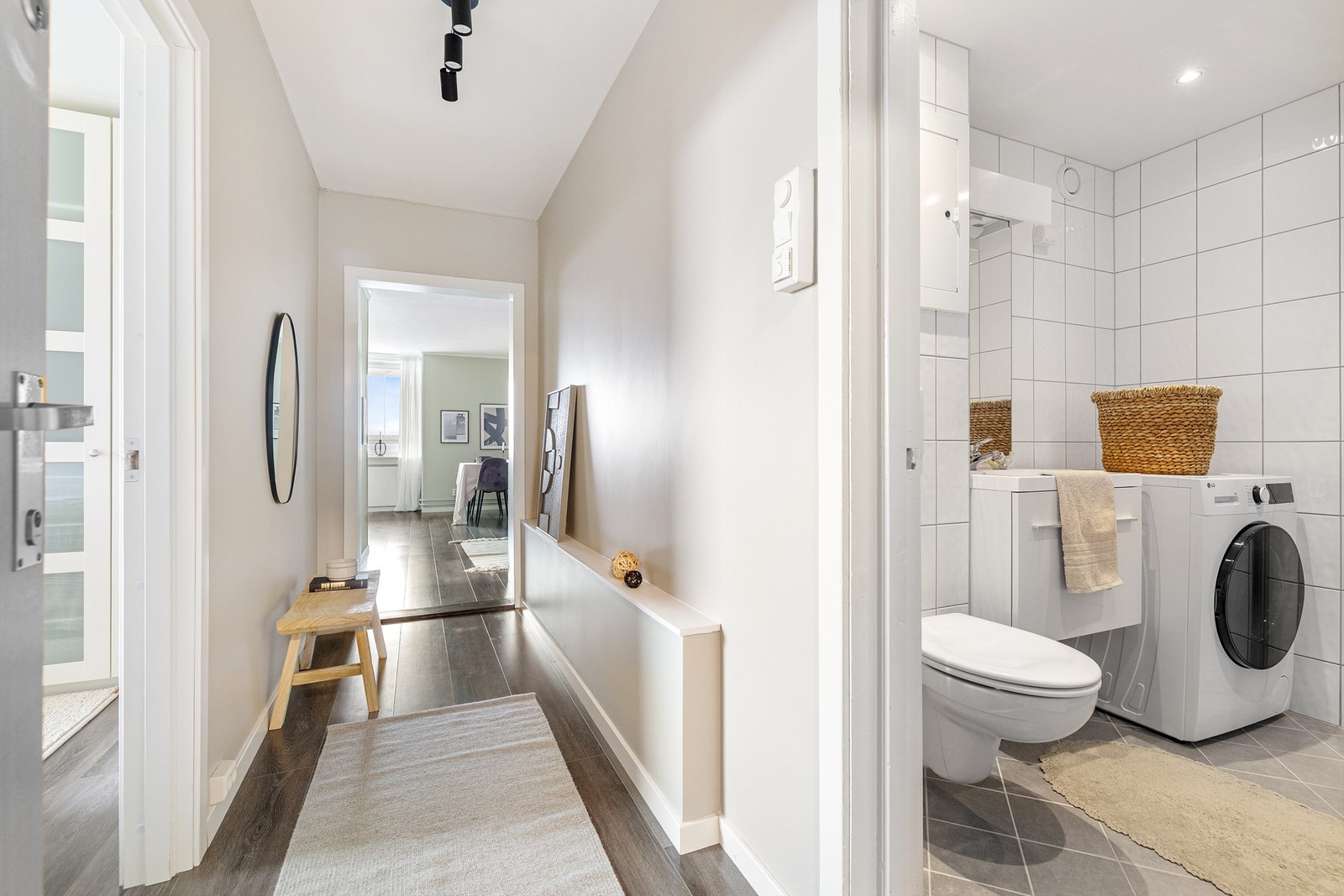 Entré/gang. Galleribilde