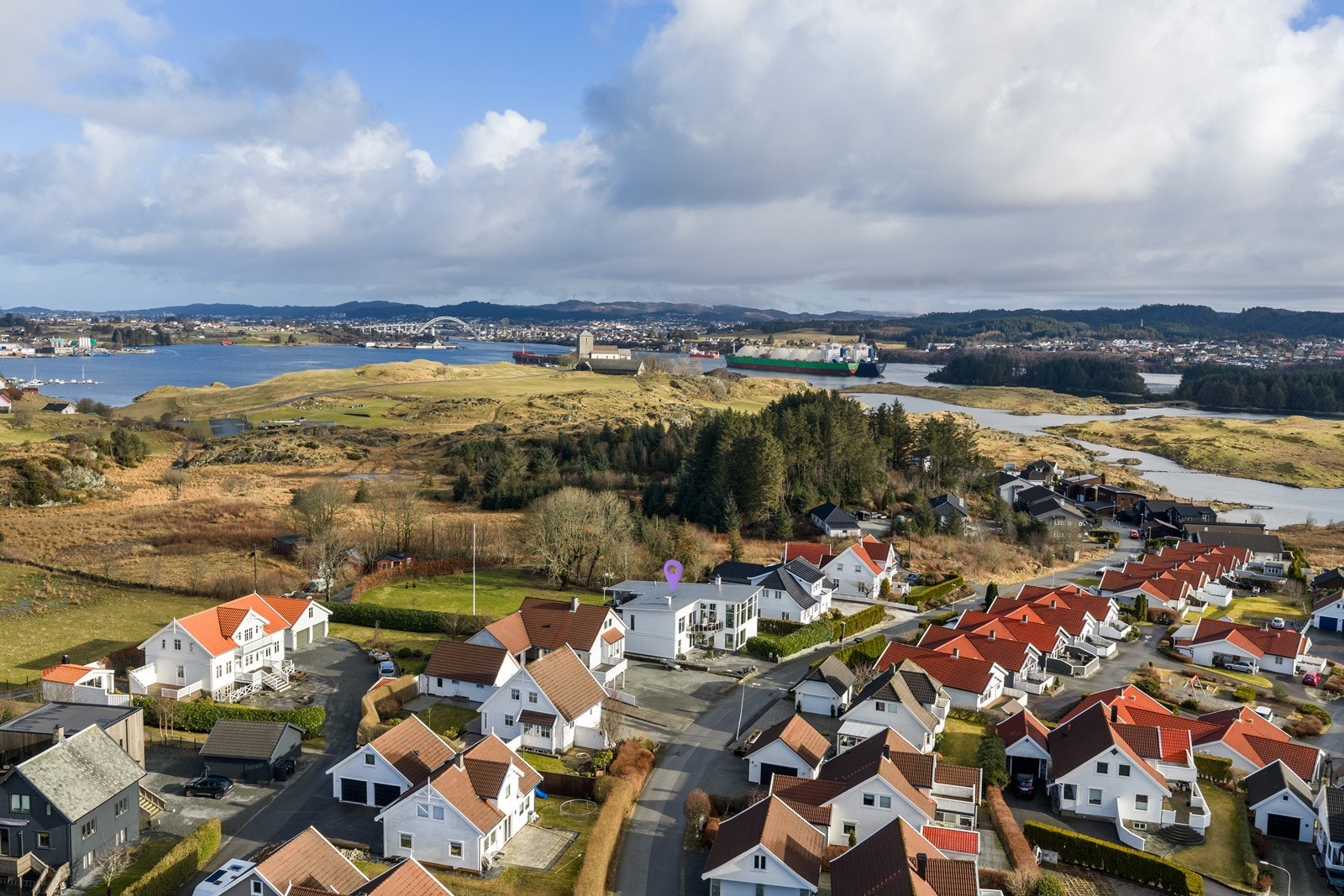 Supert utgangspunkt for flotte turer langs sjøen Galleribilde