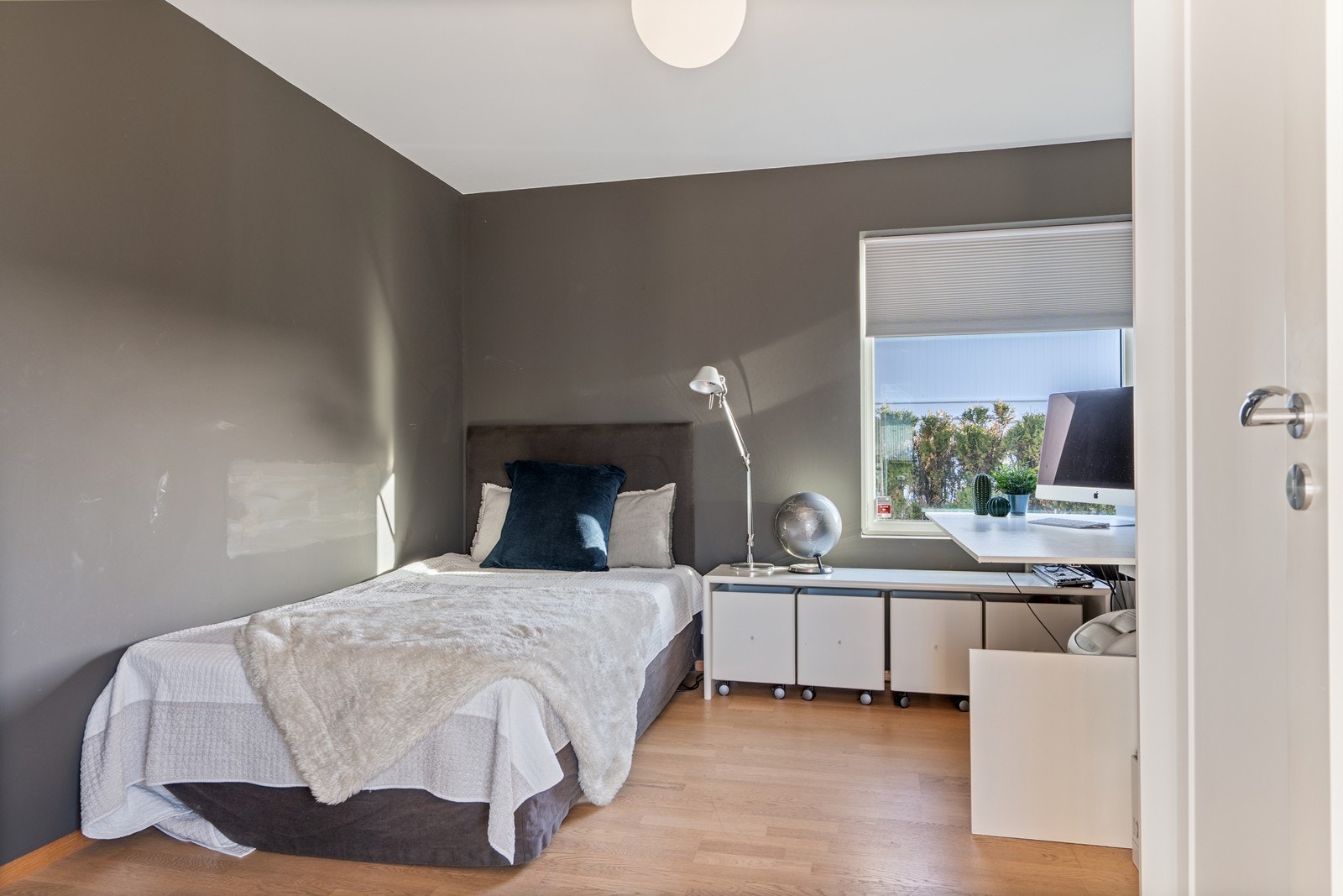 Soverom (4) med skapplass Galleribilde