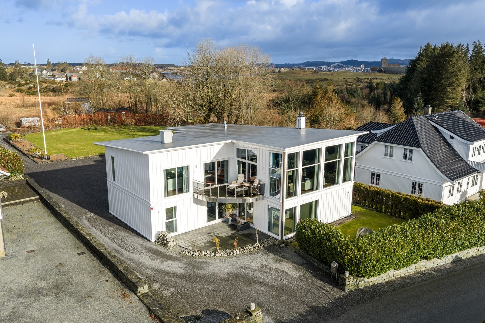 Velkommen til Prestanesvegen 18 - presentert av eiendomsmegler Fred Lippens hos Eiendomsmegler A Galleribilde