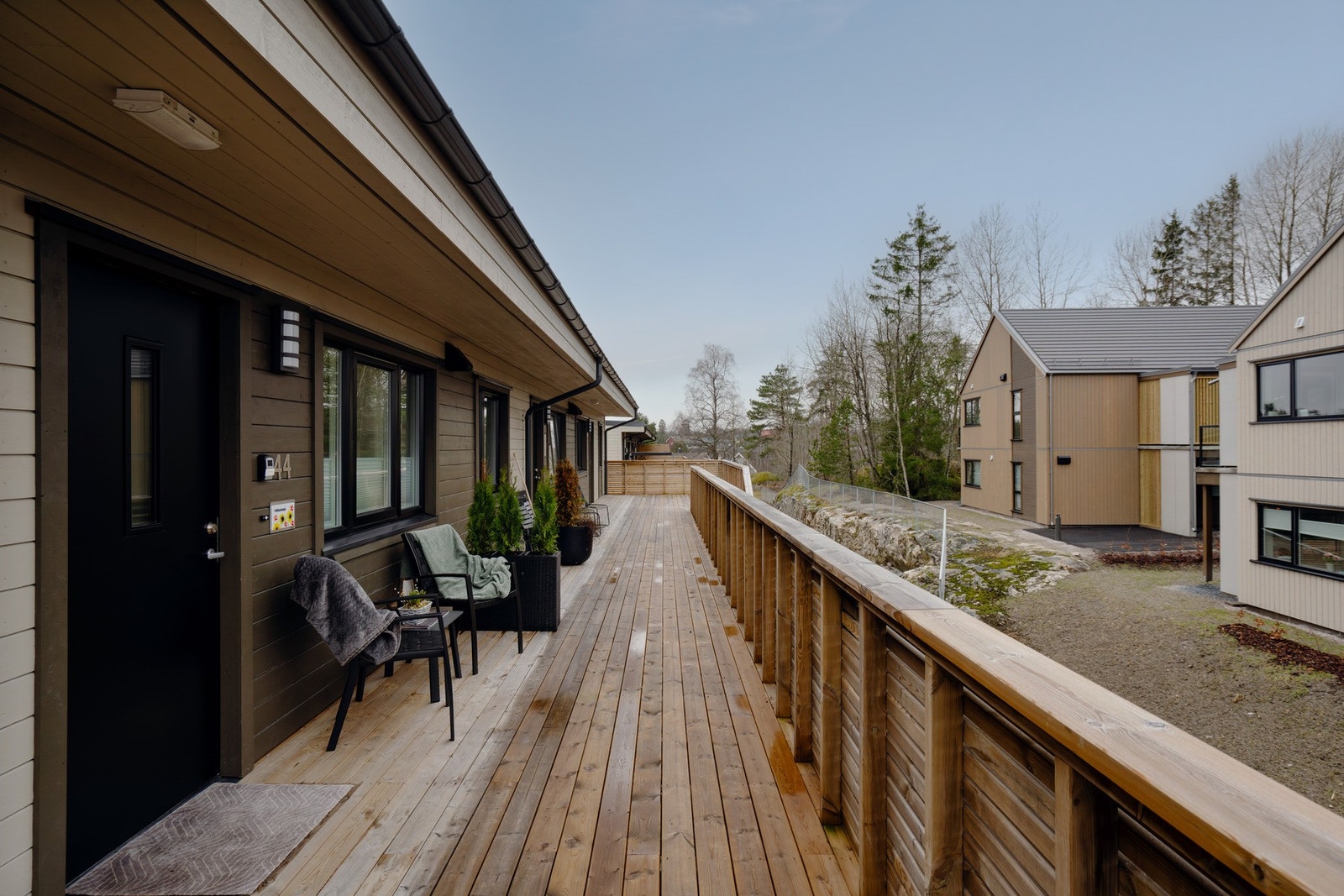 Hyggelig sitteplass ved inngangspartiet. Galleribilde