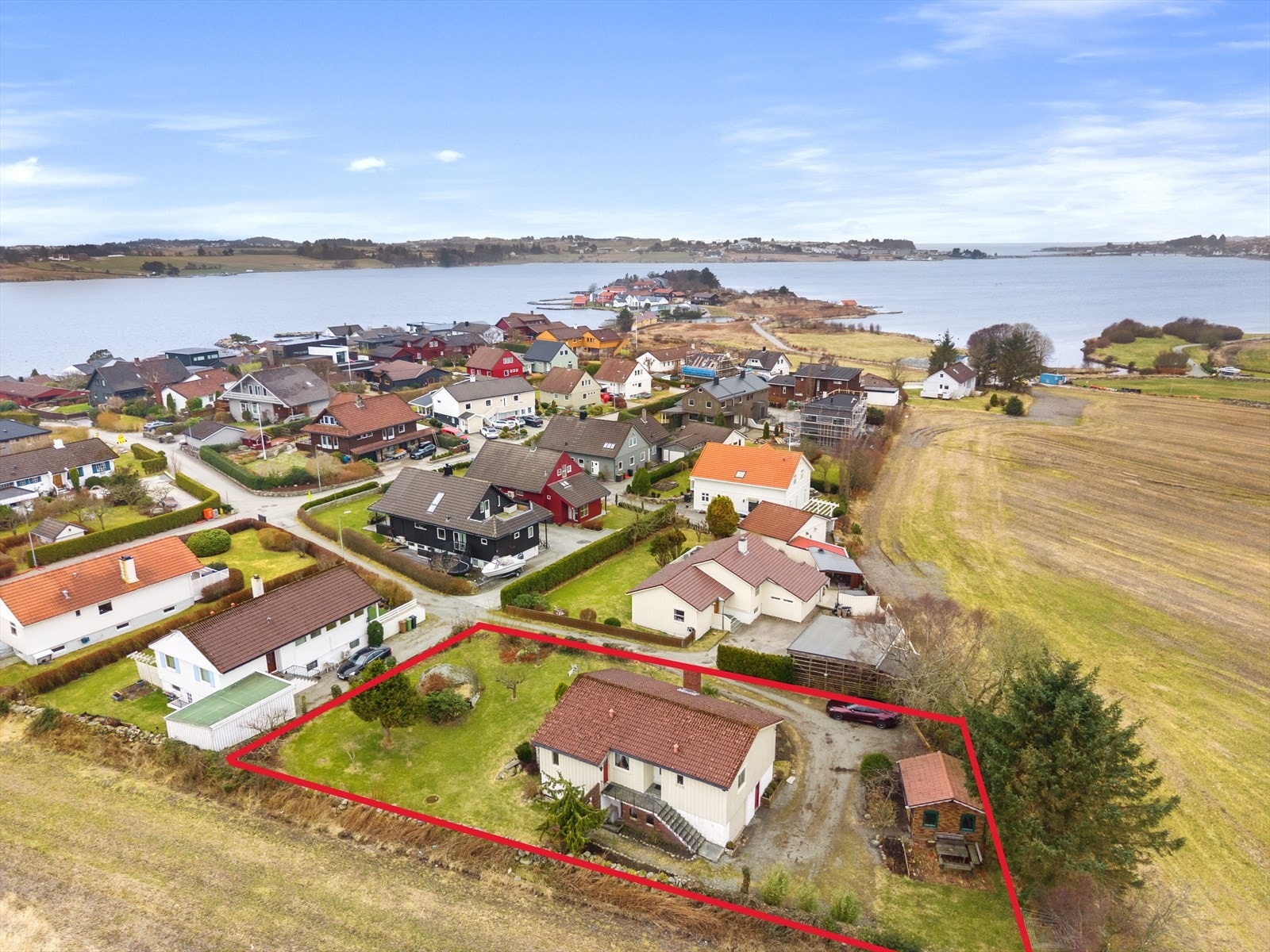 Velkommen til Vikingveien 22 - Enebolig med stor tomt, båtrett og landlig, fin beliggenhet Galleribilde