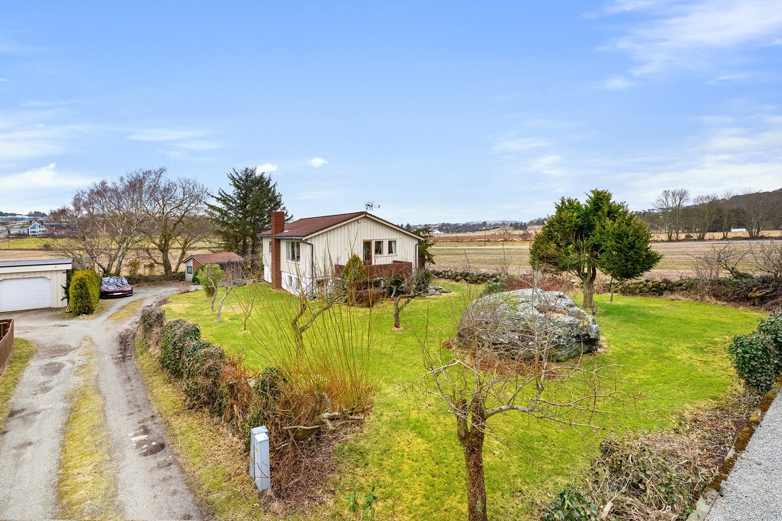 Boliogen ligger landlig og fint til med grenser til LNF-område Galleribilde