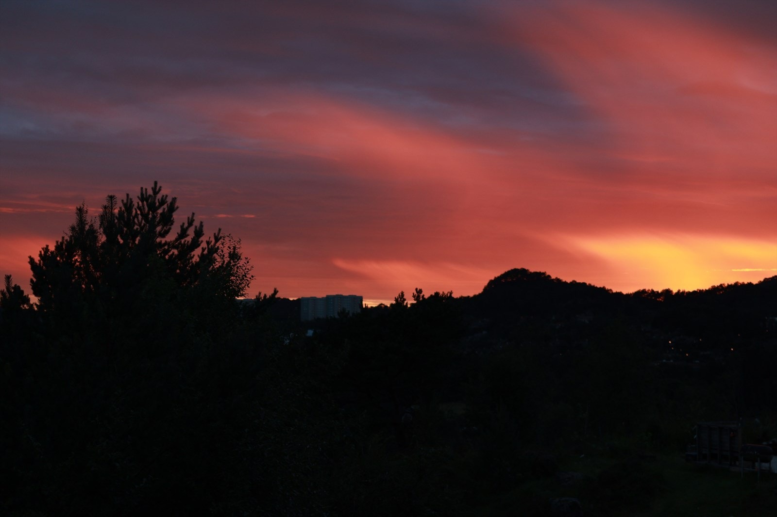 Vakre solnedganger kan sommerstid nytes fra balkongen Galleribilde