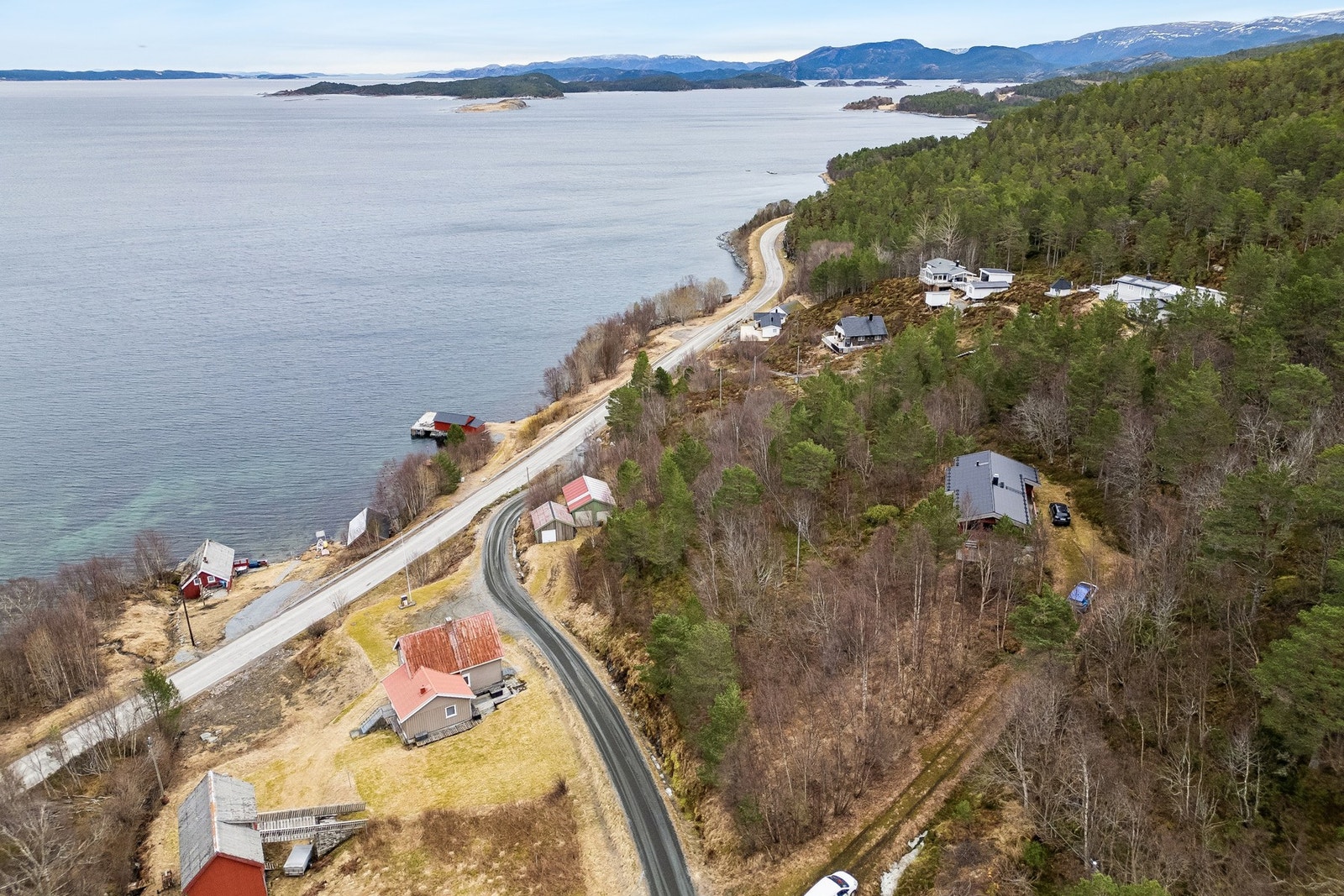 Rolig og etablert hytteområde. Galleribilde