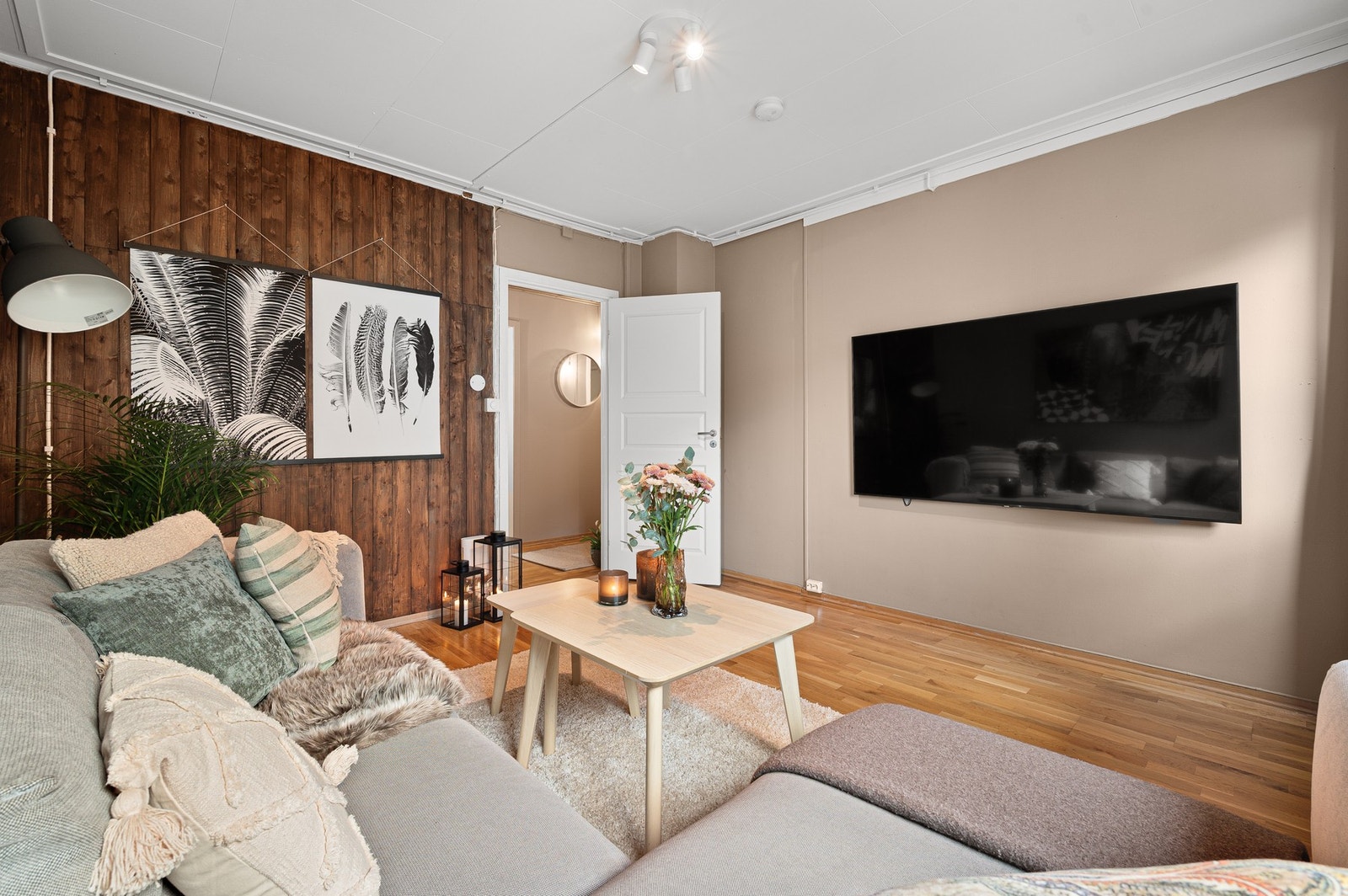 Leiligheten har et bruksareal på 81 kvm, og har fine oppholdsrom som er lett å innrede. Galleribilde