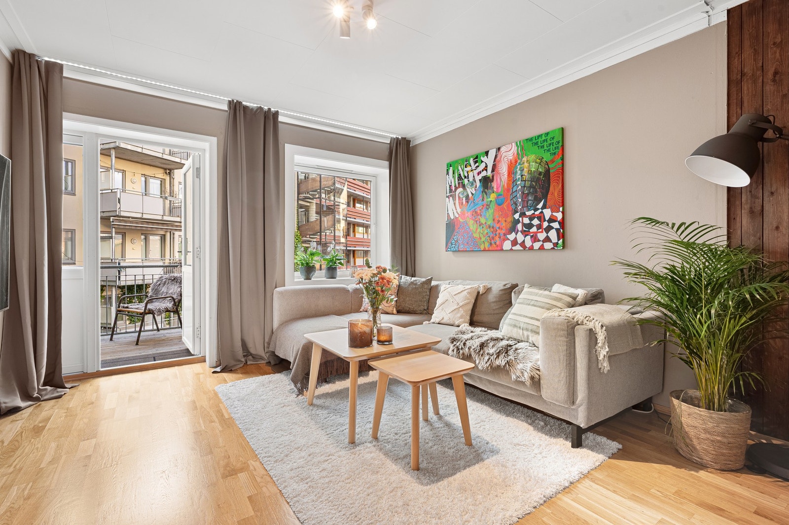 Leiligheten har en flott beliggenhet i byggets 2.etasje. Galleribilde