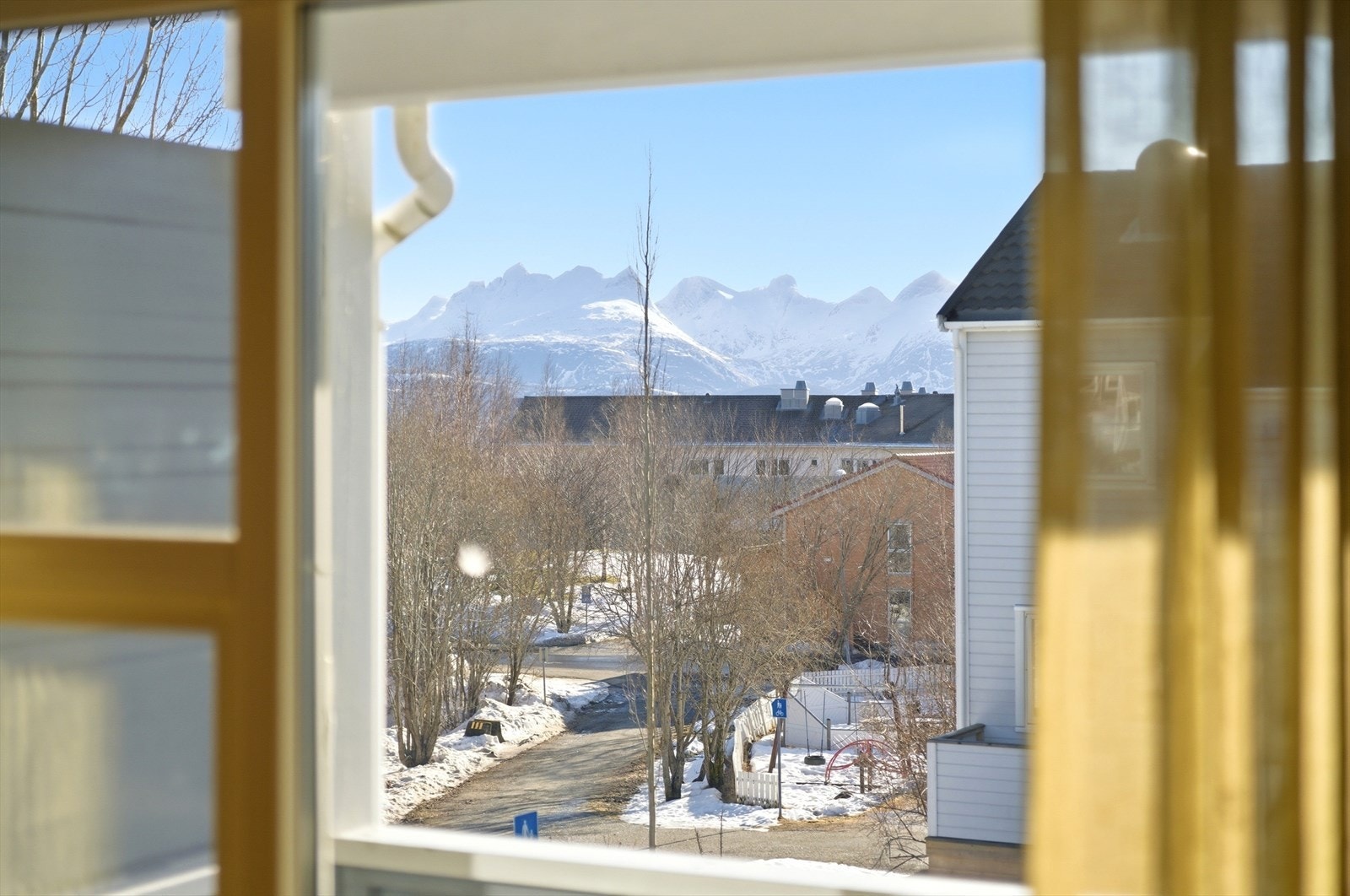 Flott utsikt fra vindusflater. Galleribilde