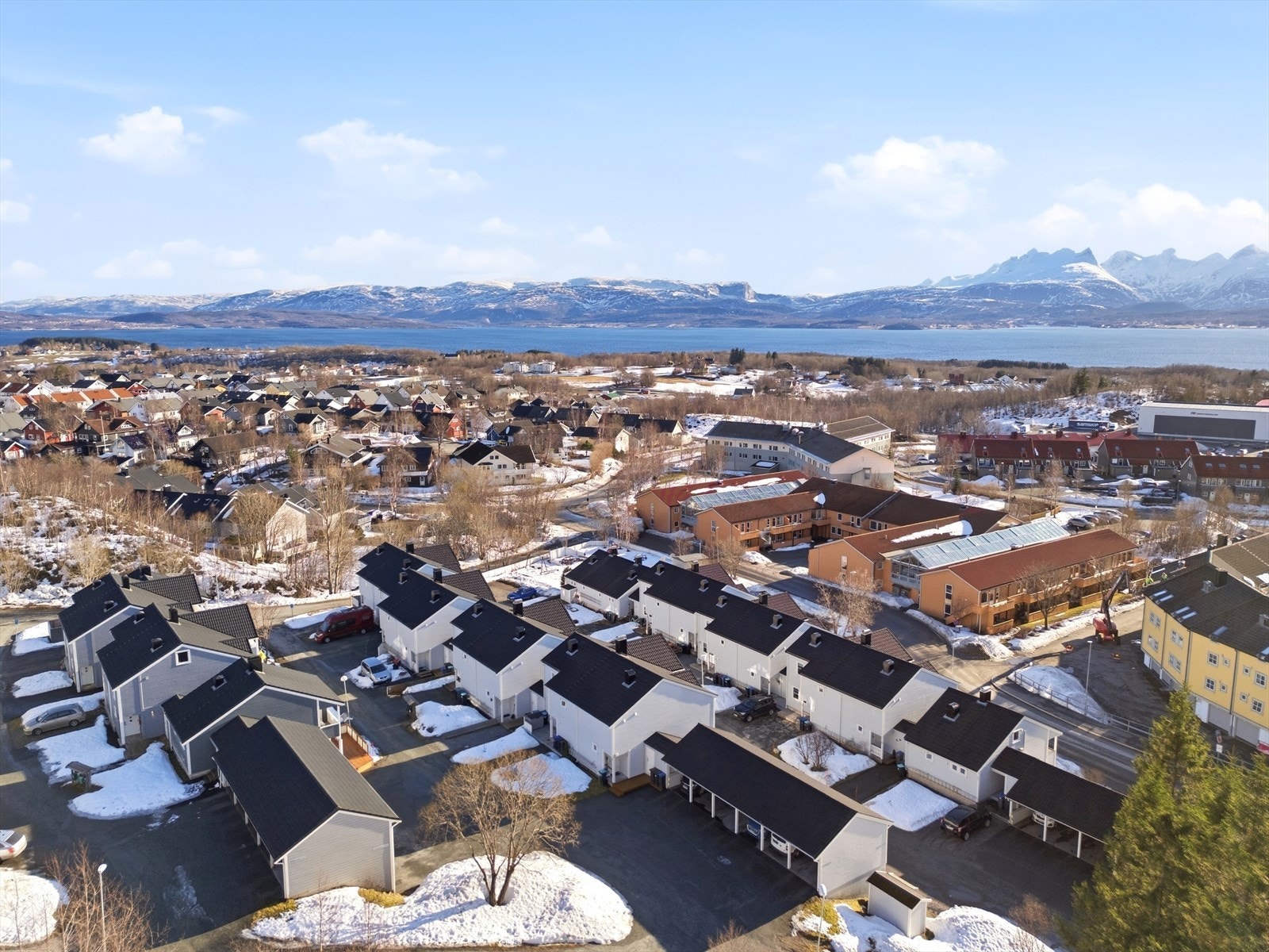 Leilighet sentralt på Mørkved med kort gangavstand til alt du trenger i hverdagen. Galleribilde