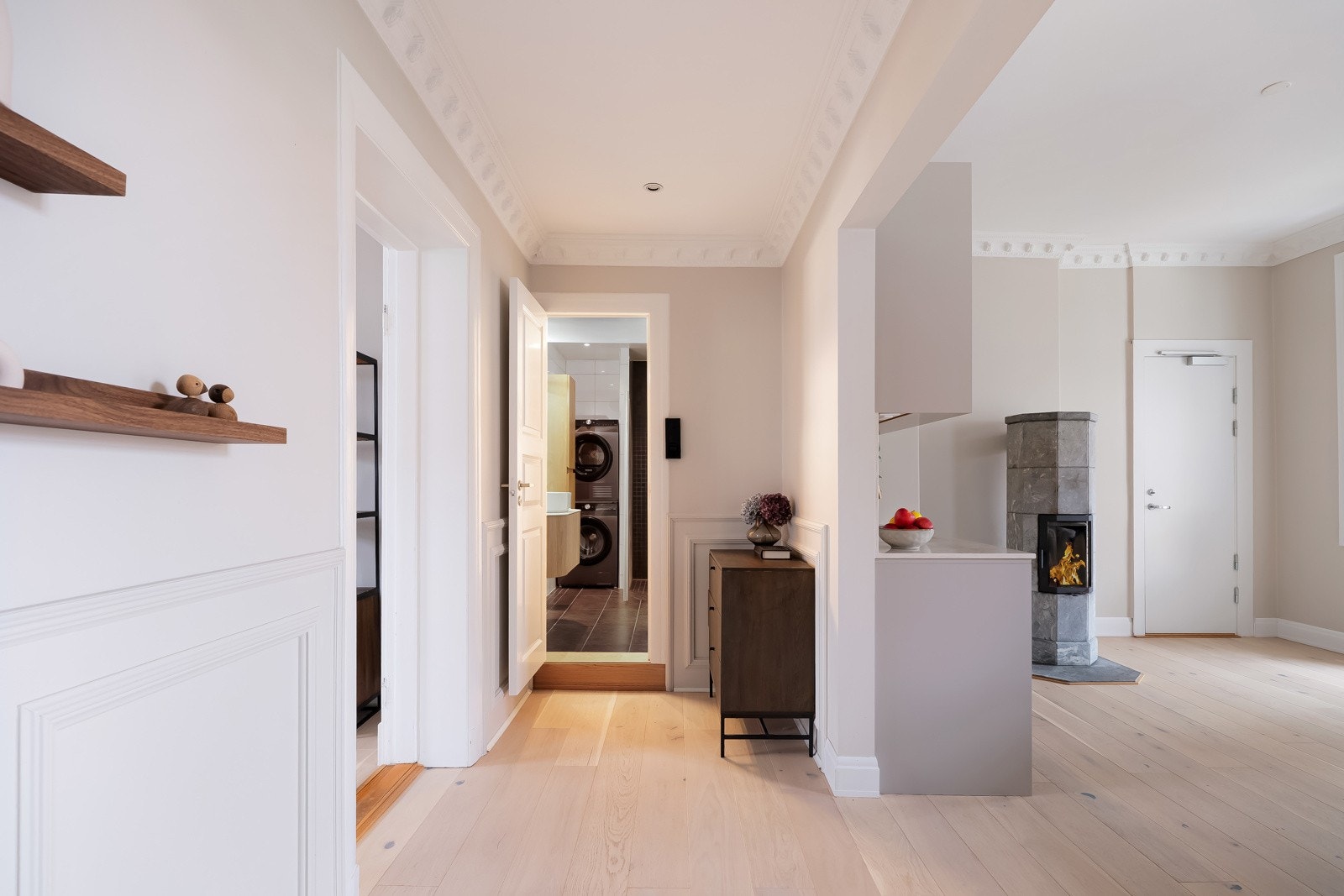 Badet har opplegg for både vaskemaskin og tørketrommel. Galleribilde