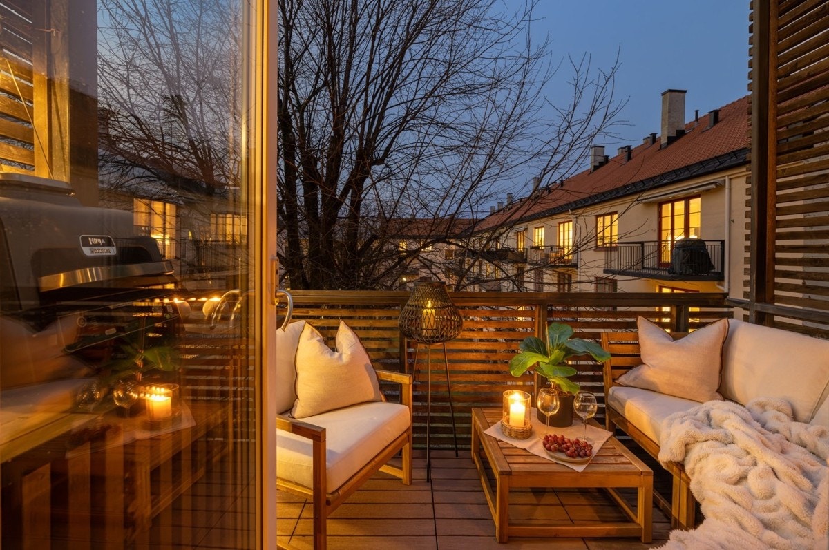 Her er det god plass til utemøblement, grill og beplantning. Galleribilde