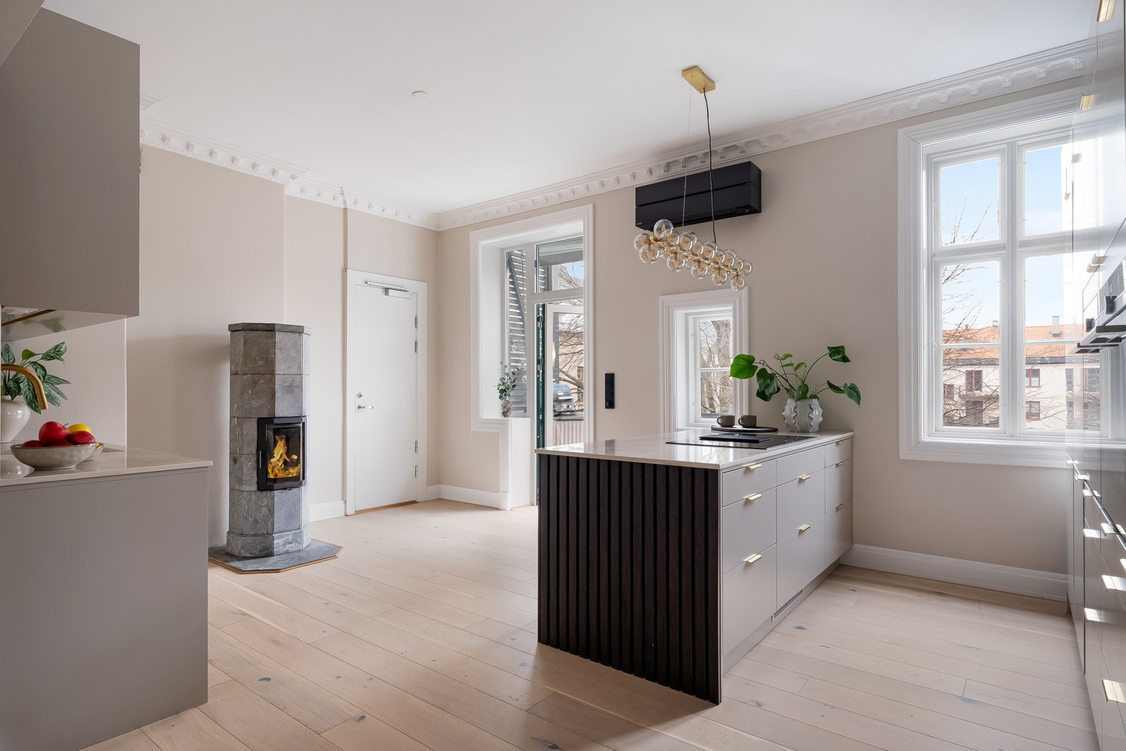 Leiligheten har et lekkert Epoq kjøkken fra 2022. Galleribilde