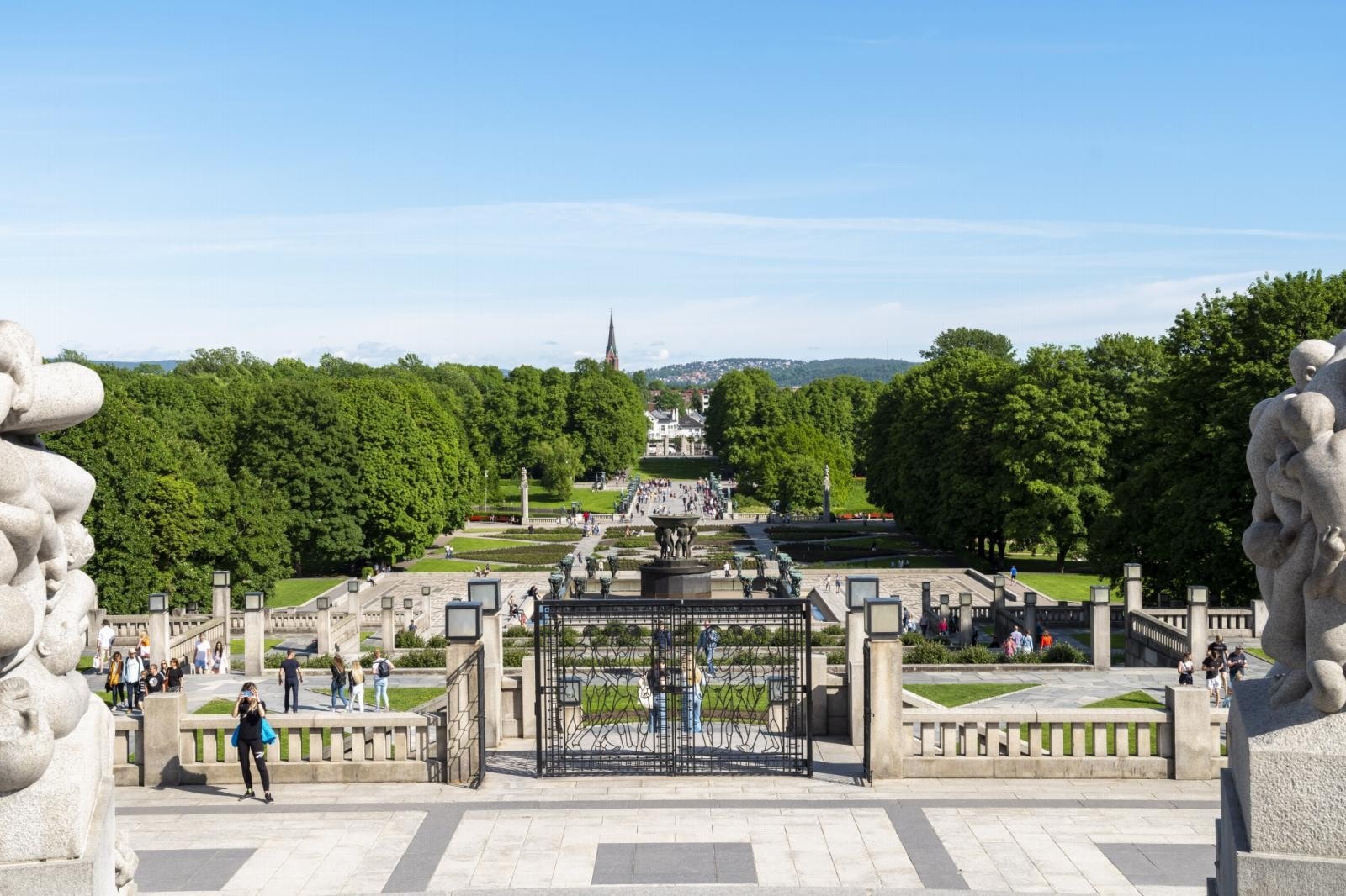 Gangavstand er det også til hovedstadens mest anerkjente park, Frognerparken, med skulpturparken Vigelandsanlegget og Frognerbadet. Galleribilde