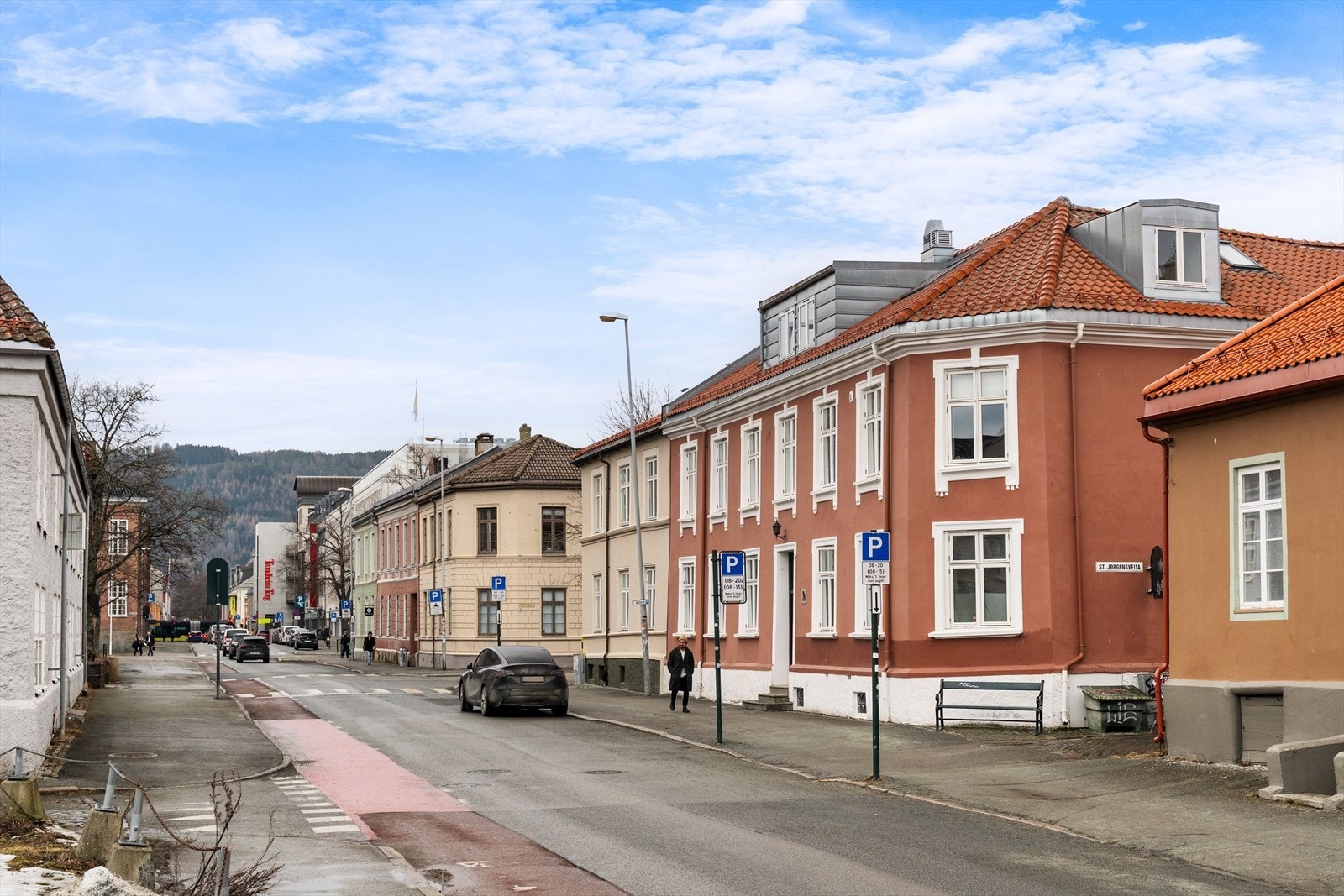 En lys og innbydende 3-roms bygårdseleilighet i hjertet av Trondheim. Galleribilde