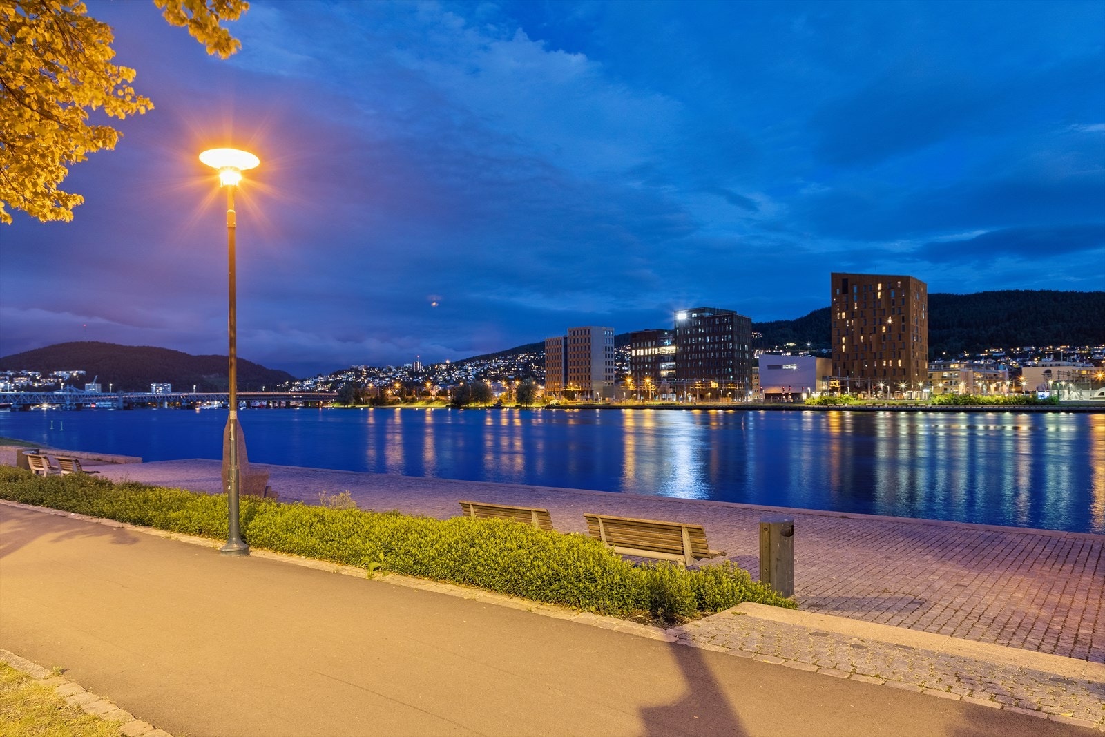 Bragernes strand med fine tur- og sykkelveier Galleribilde