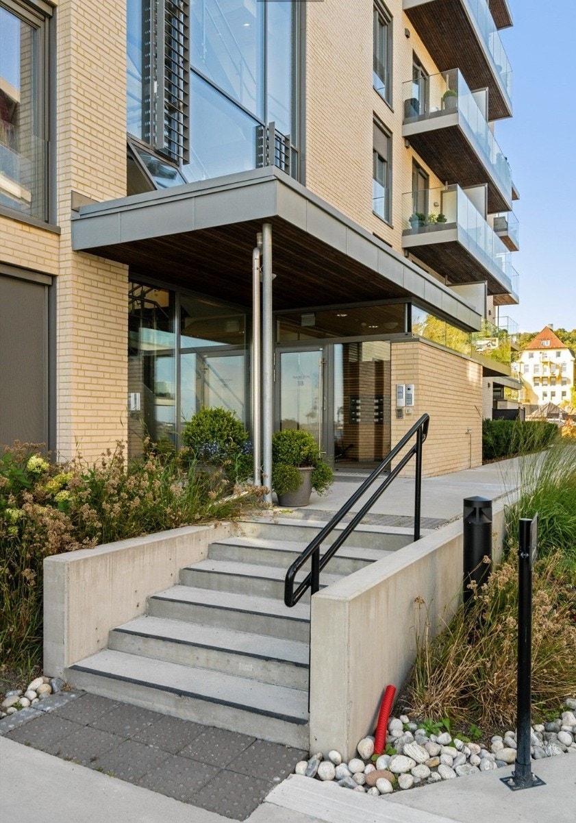 Sanden 18 inngang.jpg Galleribilde