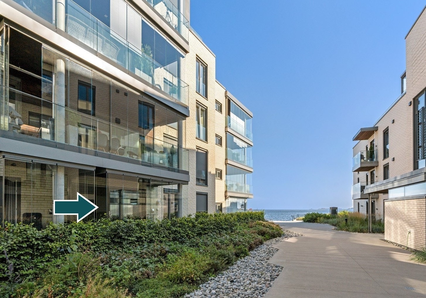 Her ser man leilighetens førsteklasses plassering i bygget med enkel adkomst til fellesområdene. Galleribilde