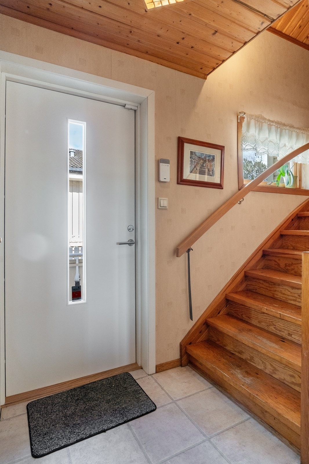 Vindfang med trapp til loftsetasjen Galleribilde