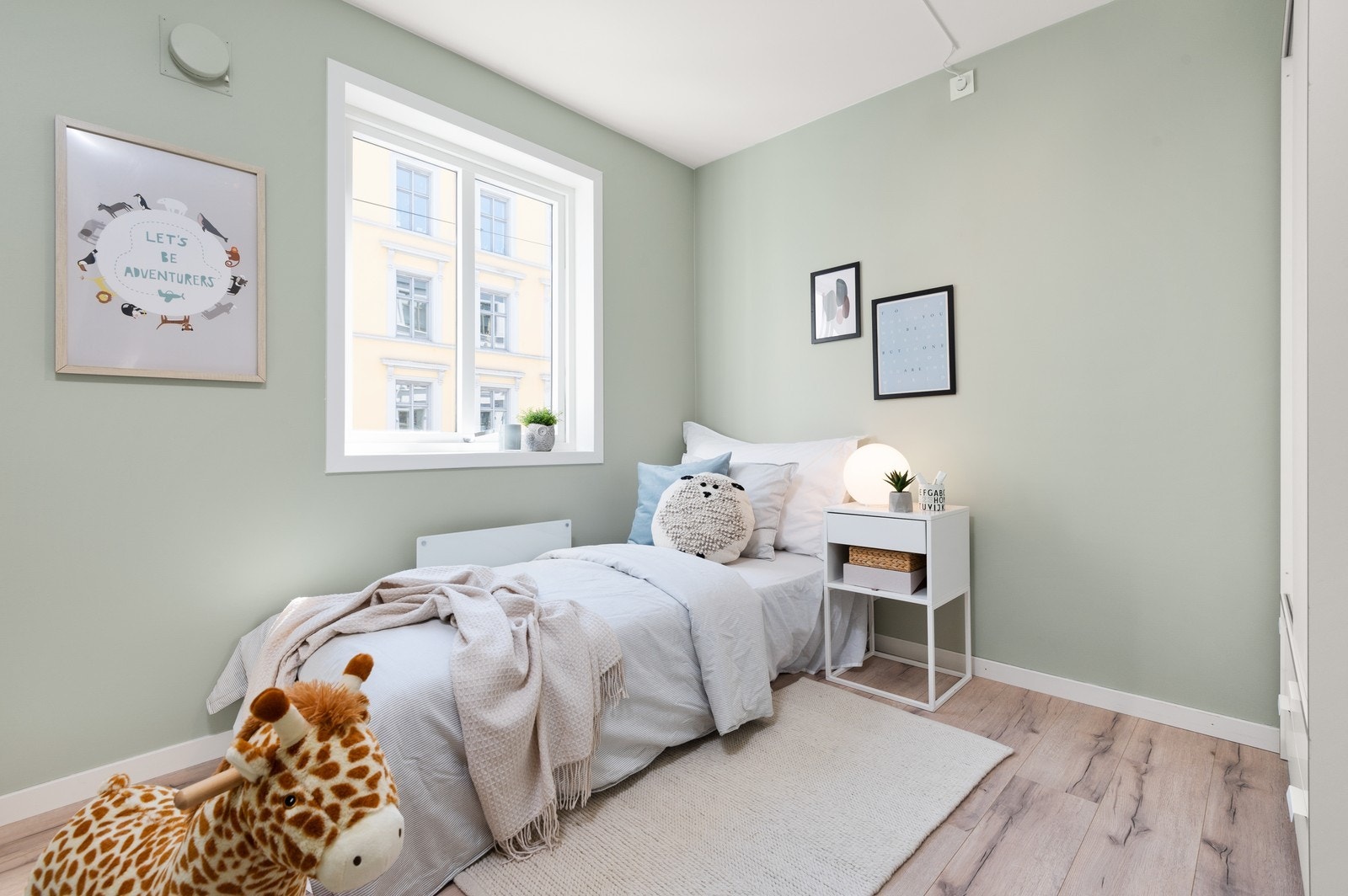 Soverom 2 har også en god størrelse og garderobeskap. Galleribilde