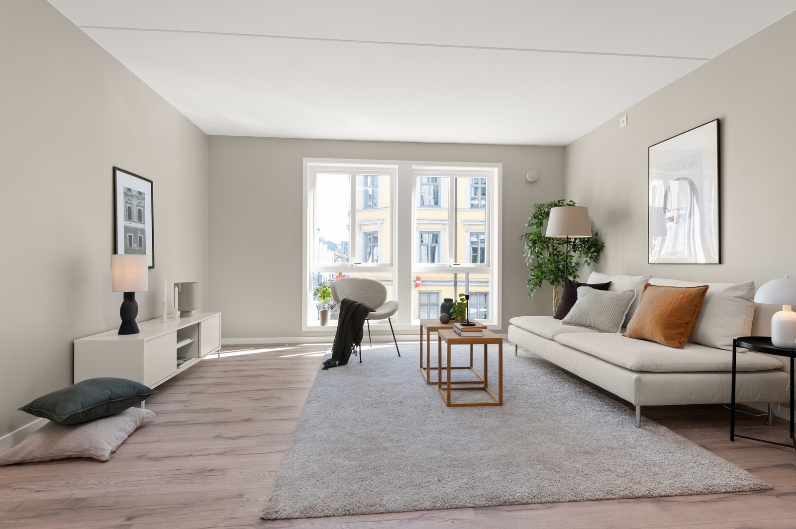 Leiligheten har gode lysforhold. Galleribilde