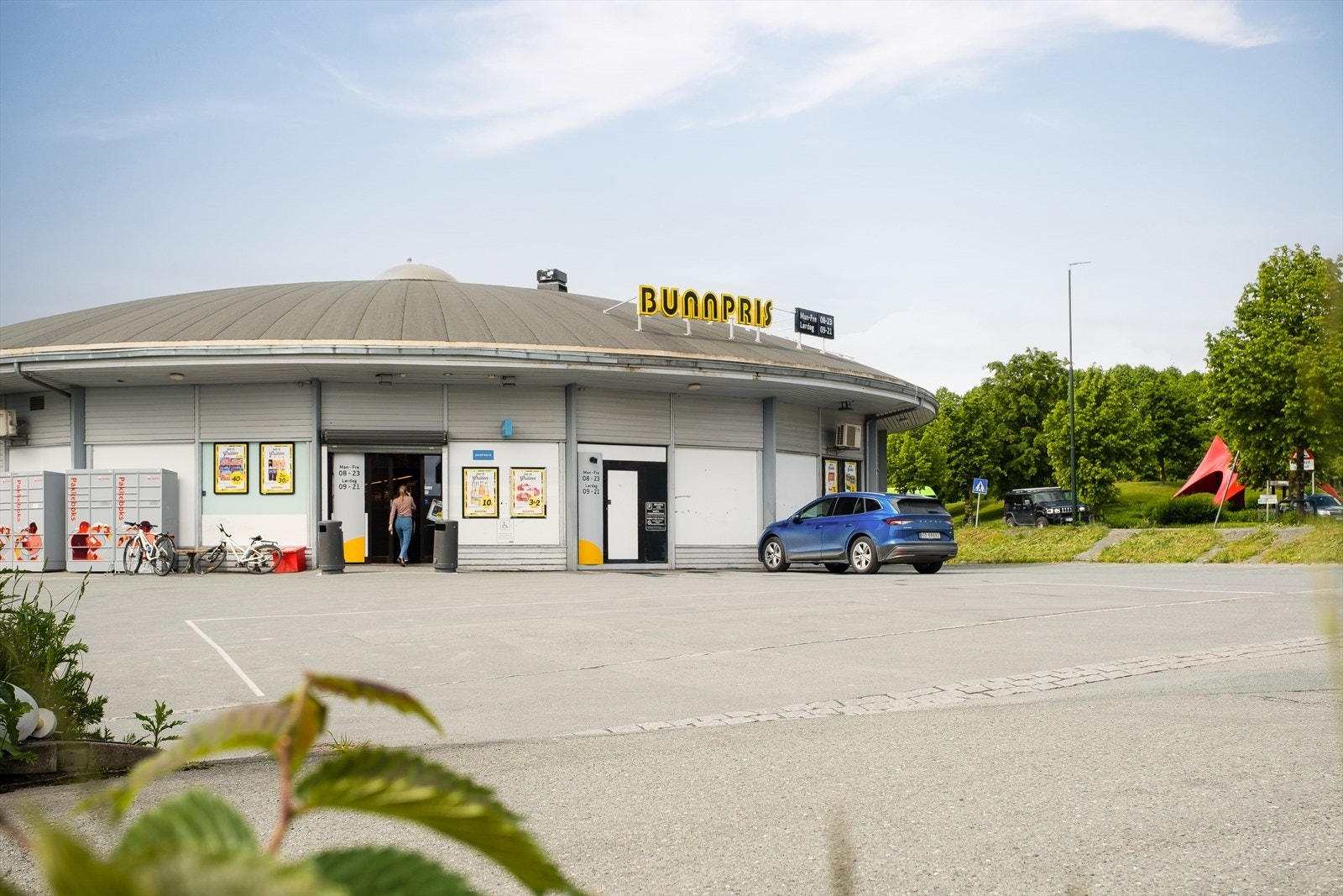 Videre finner du bunnpris Lade, også kalt ufobunnpris, og rema 1000 på Ladetorget som nærmeste dagligvare butikker. Galleribilde
