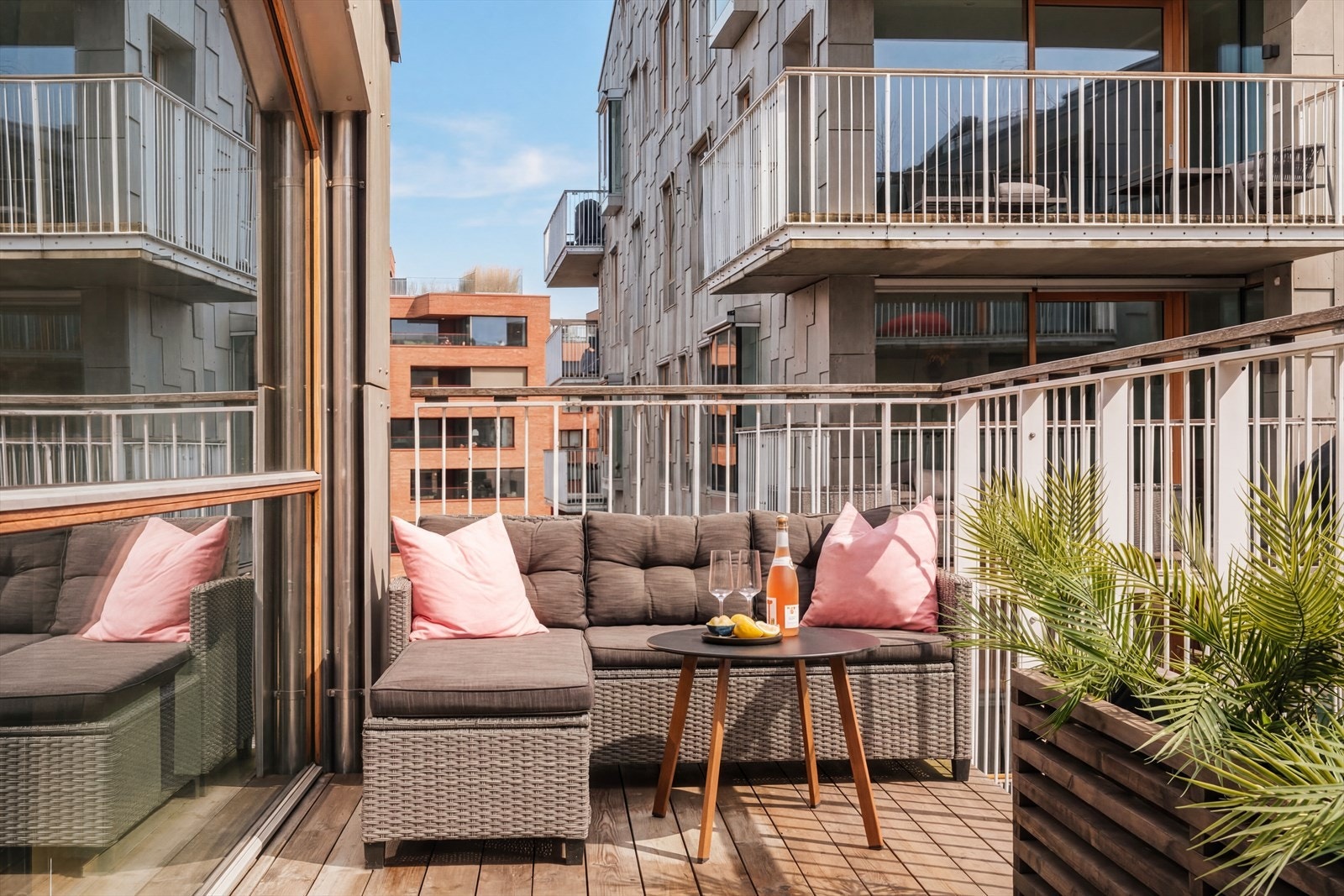 Her får dere et fantastisk hjem med en svært attraktiv beliggenhet i Vannkunsten - et prisvinnende boligprosjekt med sjøen som nærmeste nabo. Galleribilde