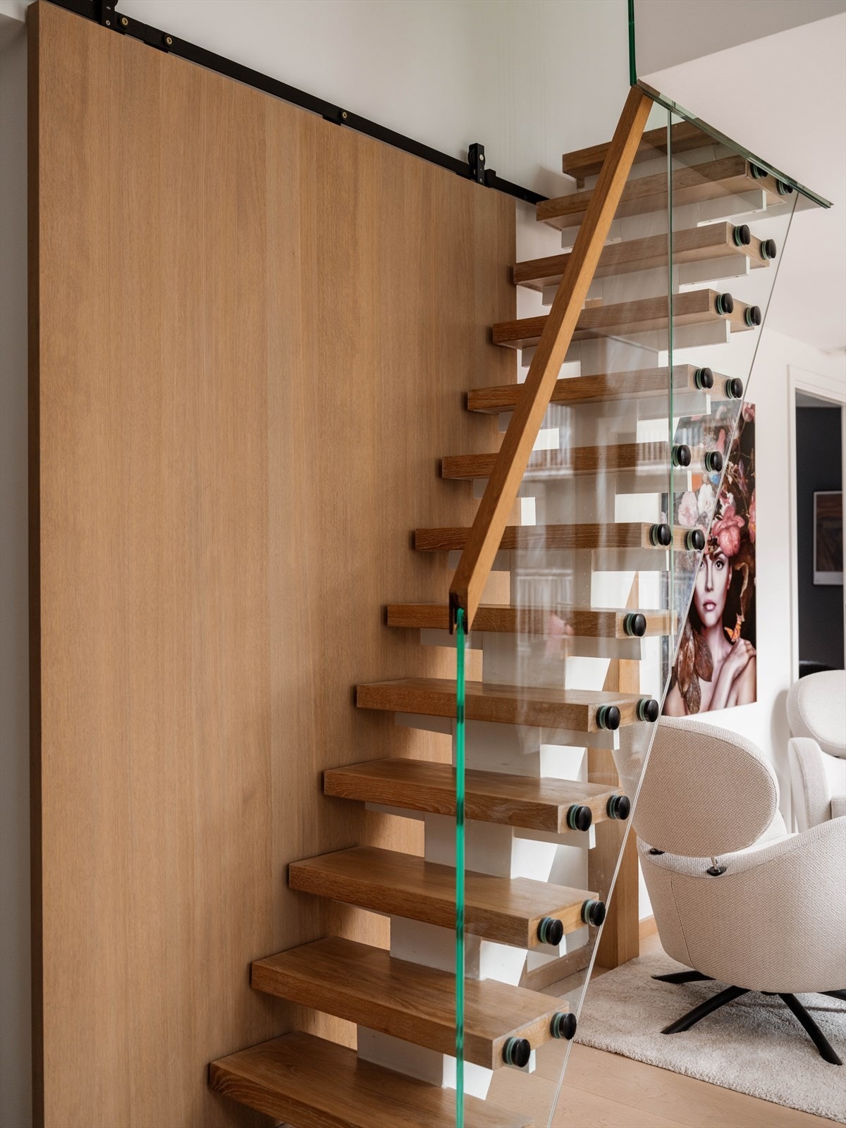 Leiligheten fremstår elegant og gjennomført med høy standard. Galleribilde