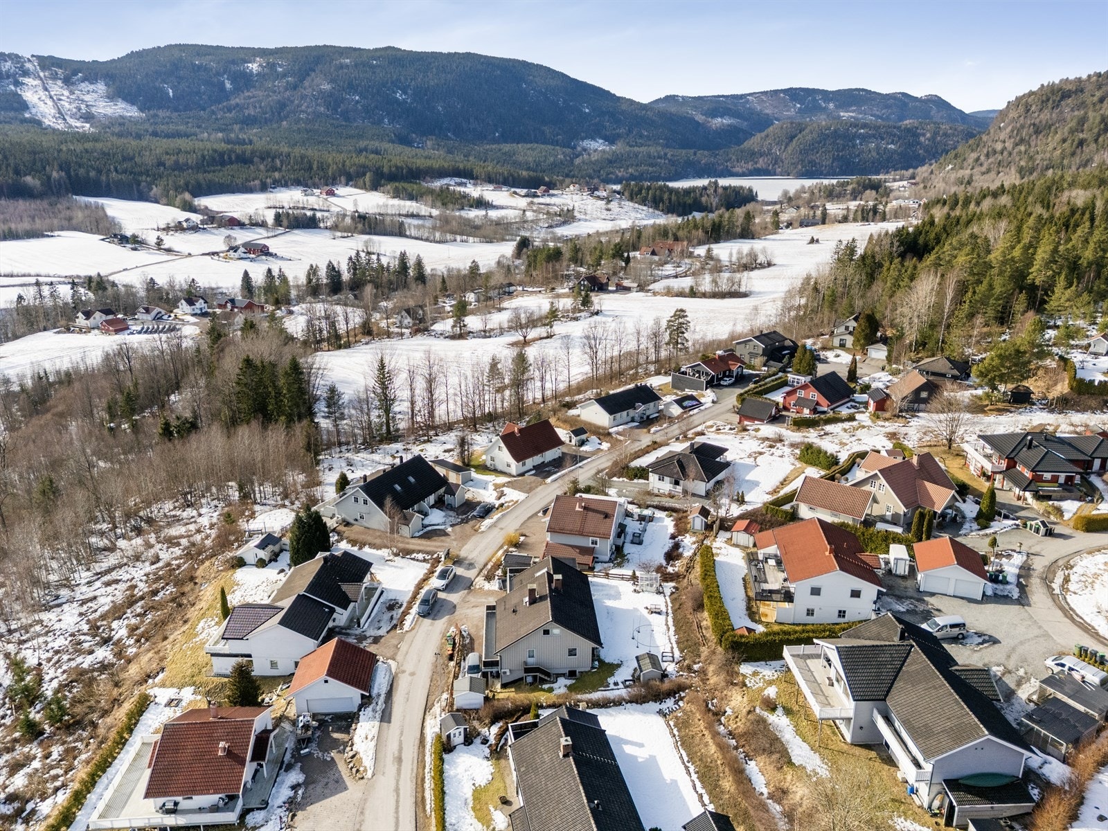 Siljan kommune har ca. 80 gode fiskevann, både de som er lett tilgjengelige og de som befinner seg langt inn i Siljans dype skoger. Det er Siljan Jeger og fiskeforening som disponerer disse. Fiskekort er nødvendig. Galleribilde