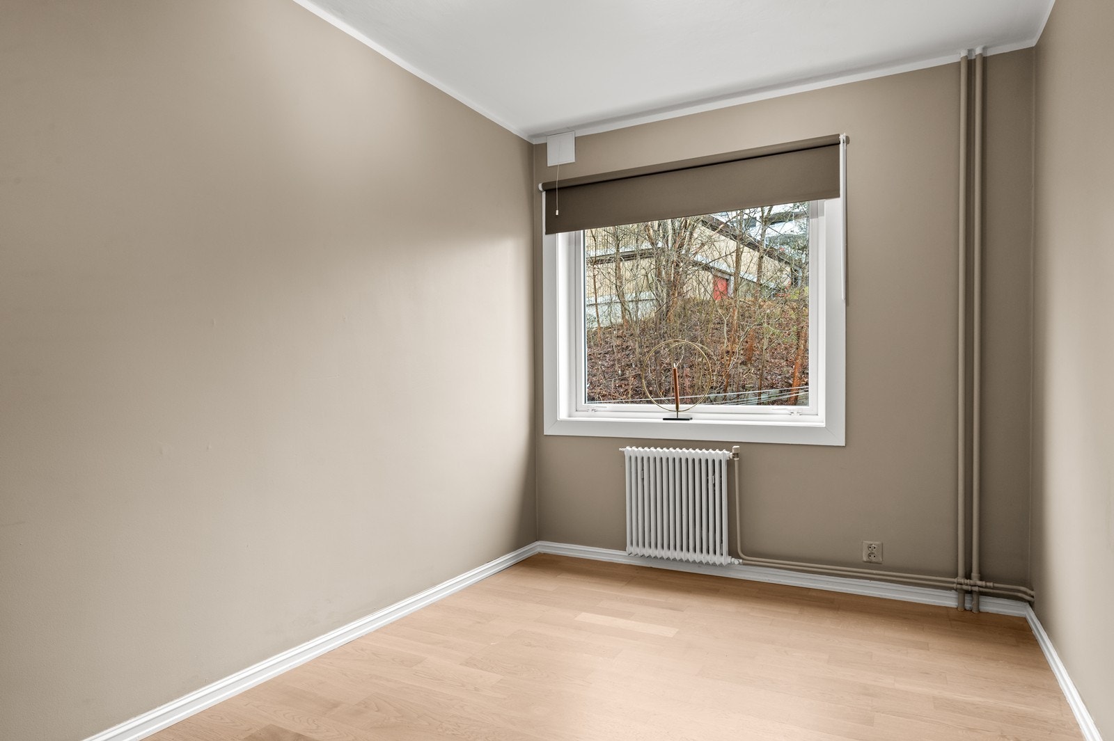 Leilighetens andre soverom, ideelt som barnerom, gjesterom eller kontor. Galleribilde