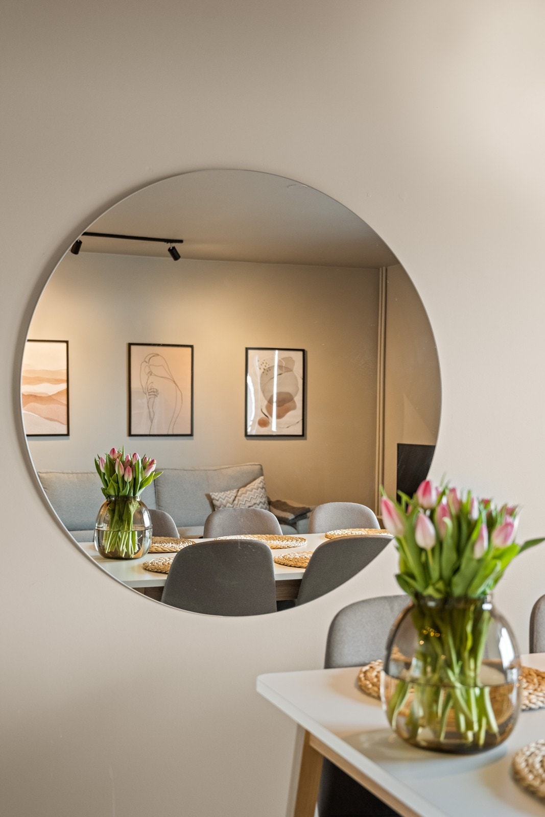 Gjennomtenkte detaljer og en lys og delikat fargepalett. Galleribilde