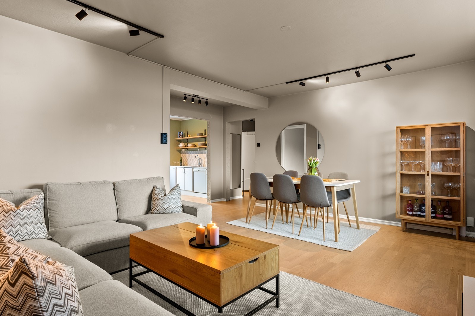 Velkommen til Kringsjå 6, presentert av EiendomsMegler1 v/ Christoffer Dahle Olsen. Galleribilde