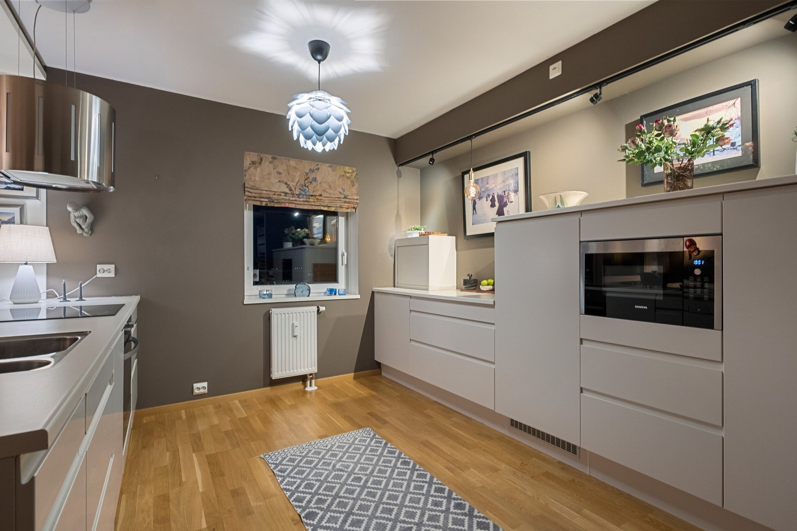 Kjøkkenet har fått TG1 av takstmann. Integrerte hvitevarer medfølger. Galleribilde