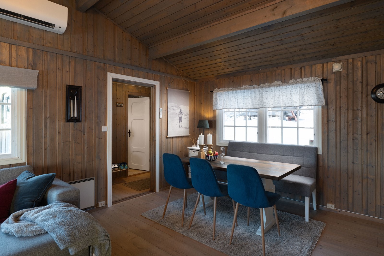 Her nyter hele familien gode middager. Galleribilde