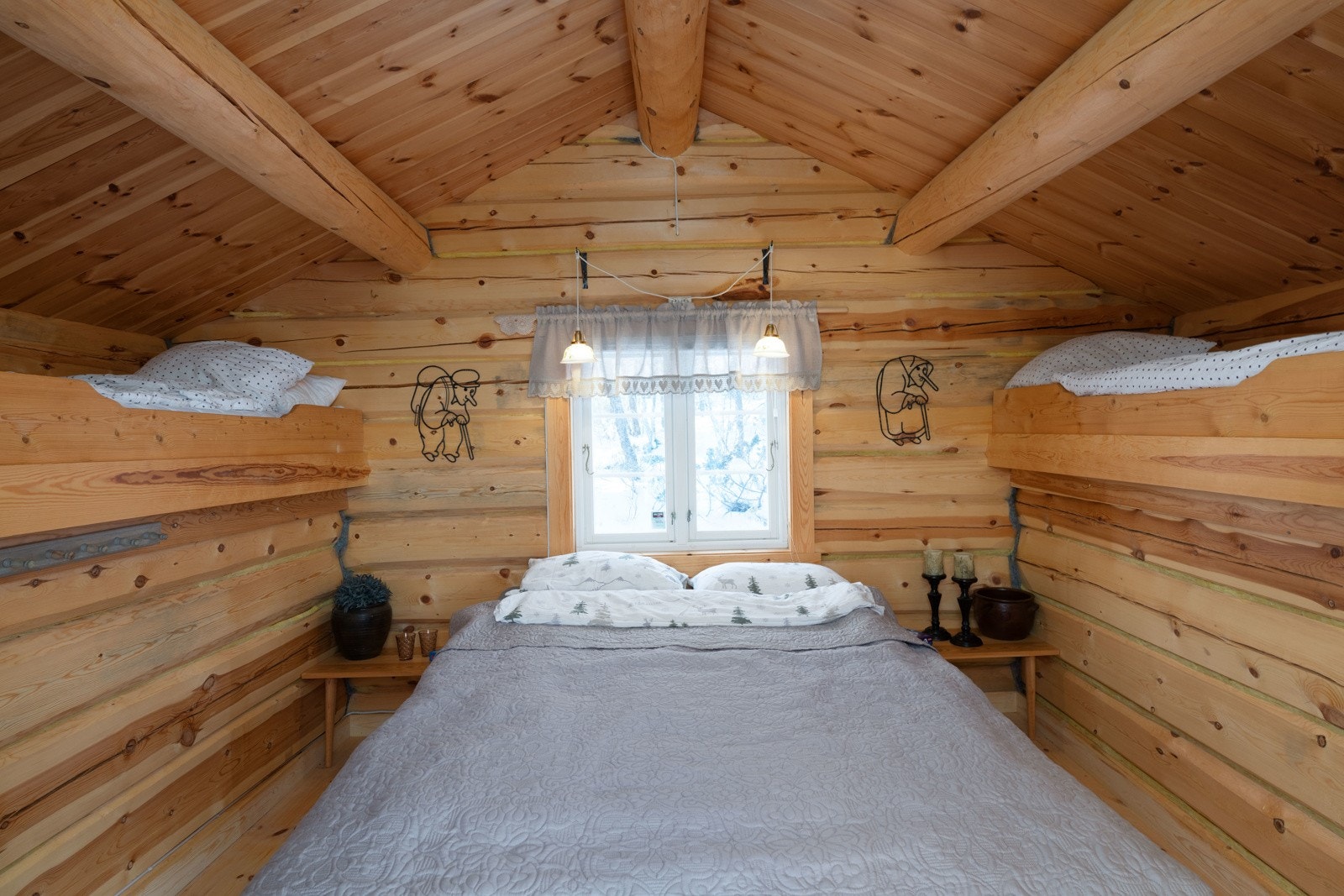 Stabbur er ikke godkjent til varig opphold, men er innredet med sengeplasser. Galleribilde