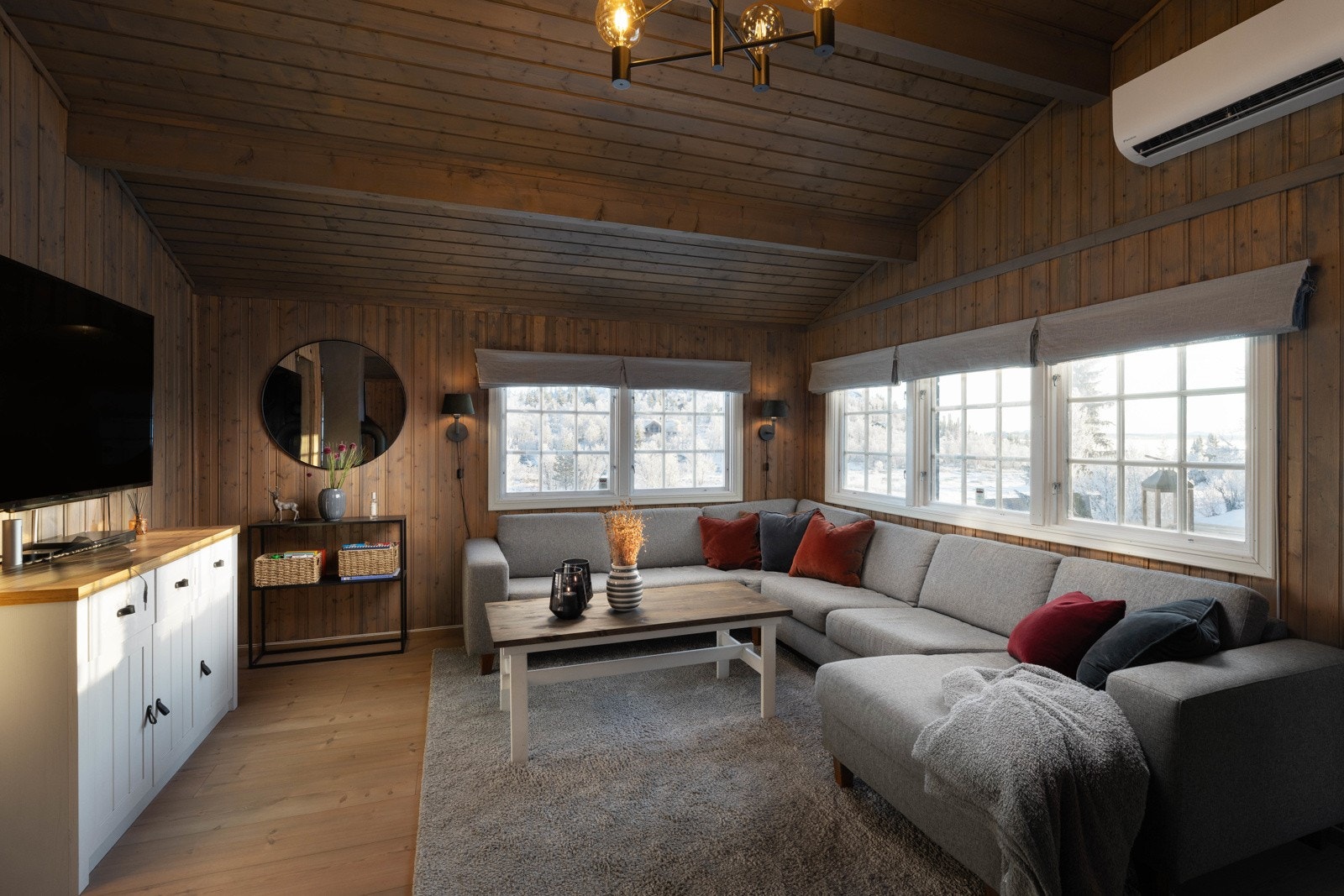 Sofakroken har plass til hele familien. Galleribilde