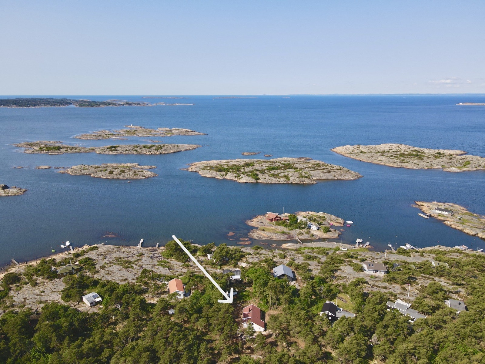 Fint plassert ca. 100 m fra sjøen. Galleribilde