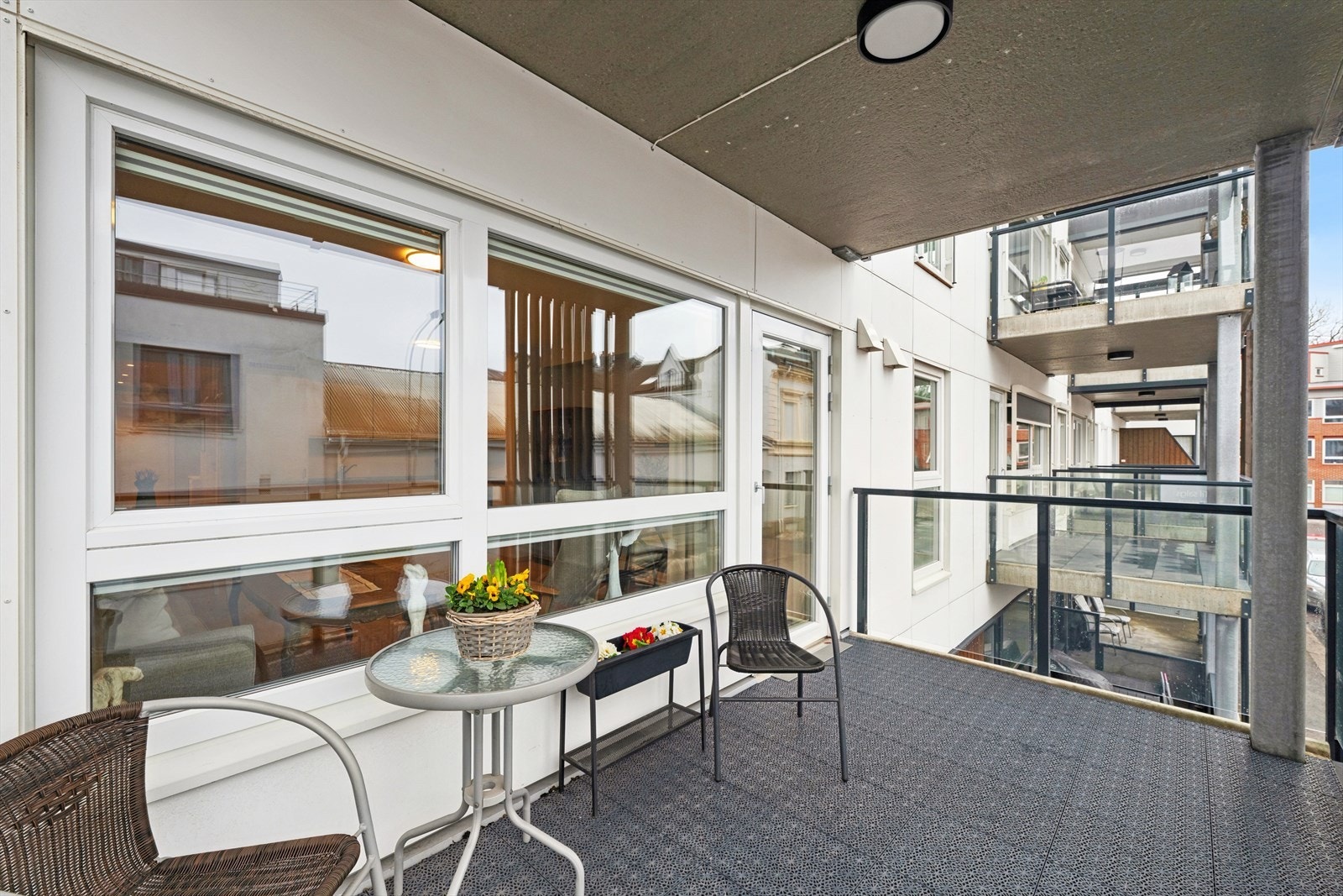 En hyggelig overbygget uteplass Galleribilde